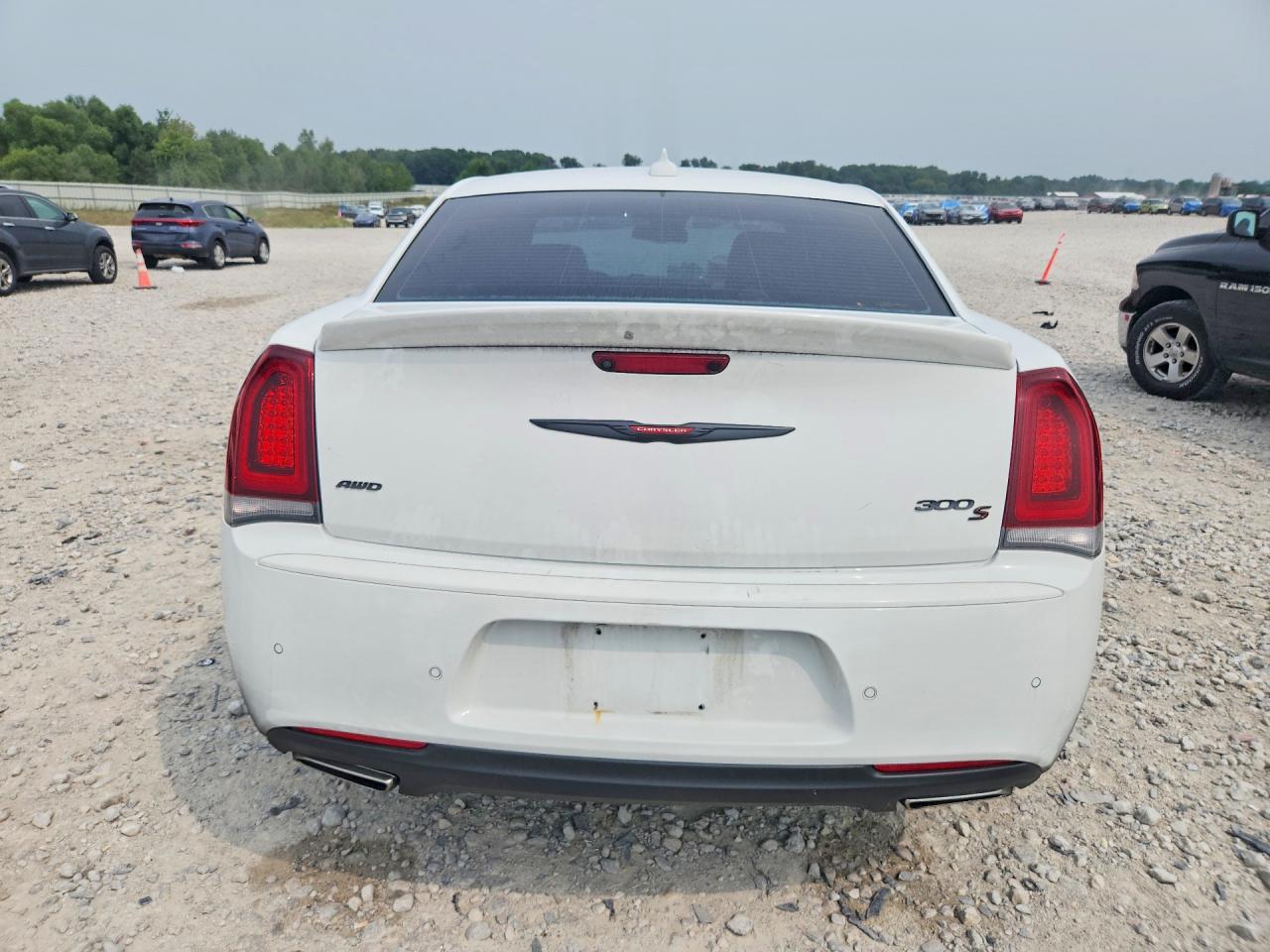 2022 Chrysler 300 S White vin: 2C3CCAGG9NH135319