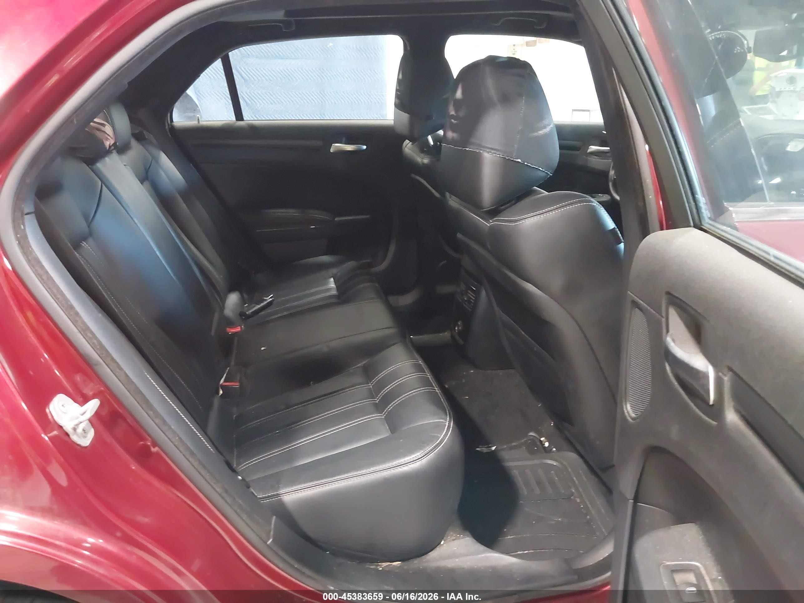 2013 Chrysler 300 300s Red vin: 2C3CCAGT7DH564776