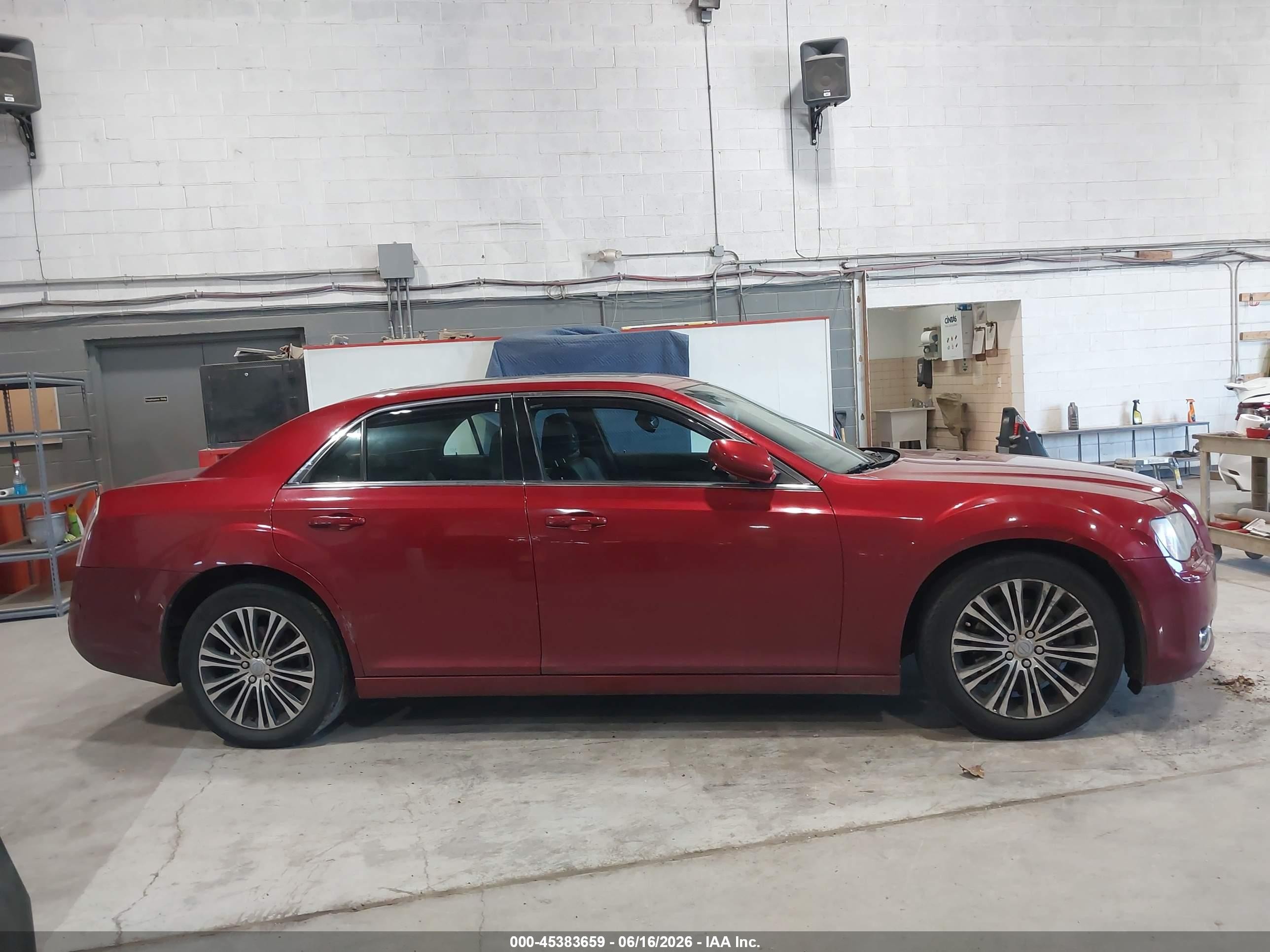 2013 Chrysler 300 300s Red vin: 2C3CCAGT7DH564776