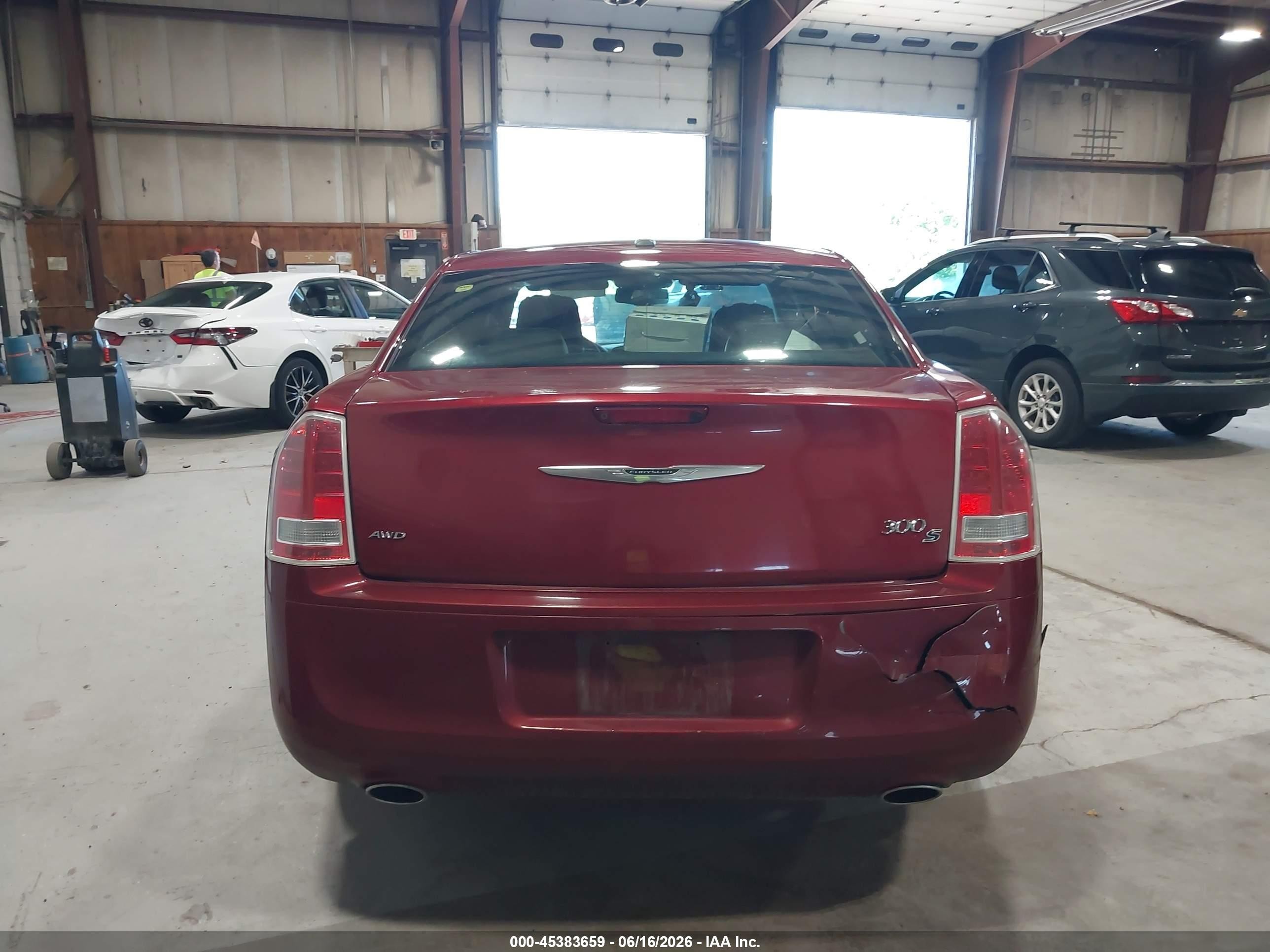 2013 Chrysler 300 300s Red vin: 2C3CCAGT7DH564776