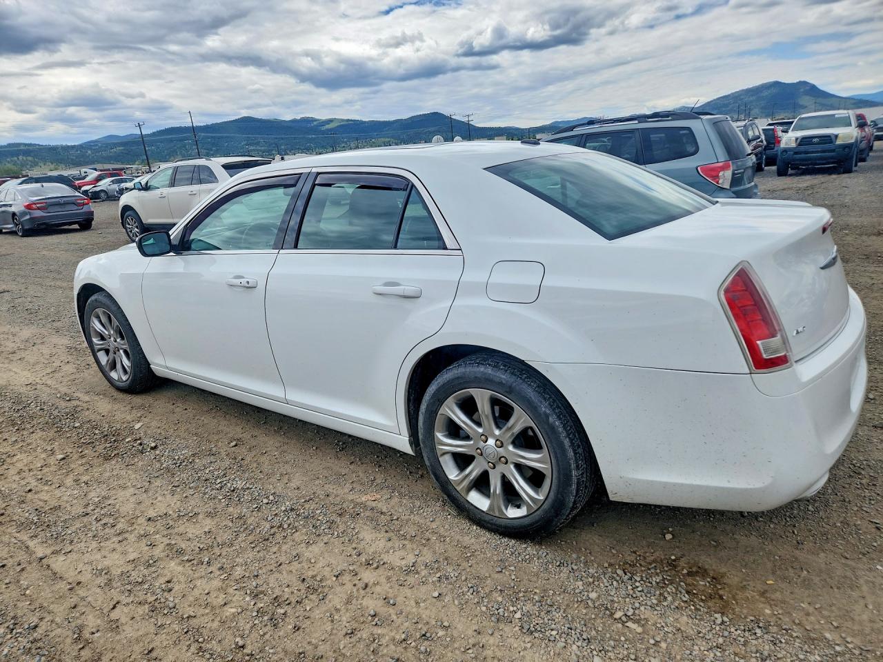 2013 Chrysler 300 S White vin: 2C3CCAGT7DH608467