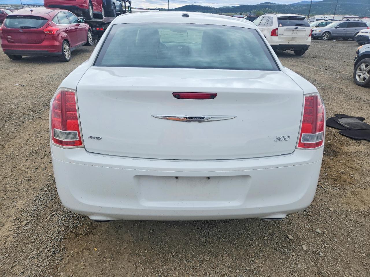 2013 Chrysler 300 S White vin: 2C3CCAGT7DH608467