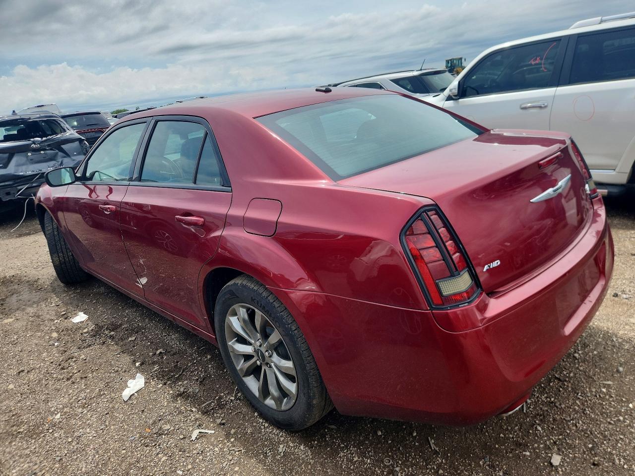 2014 Chrysler 300 S Red vin: 2C3CCAGT7EH257979