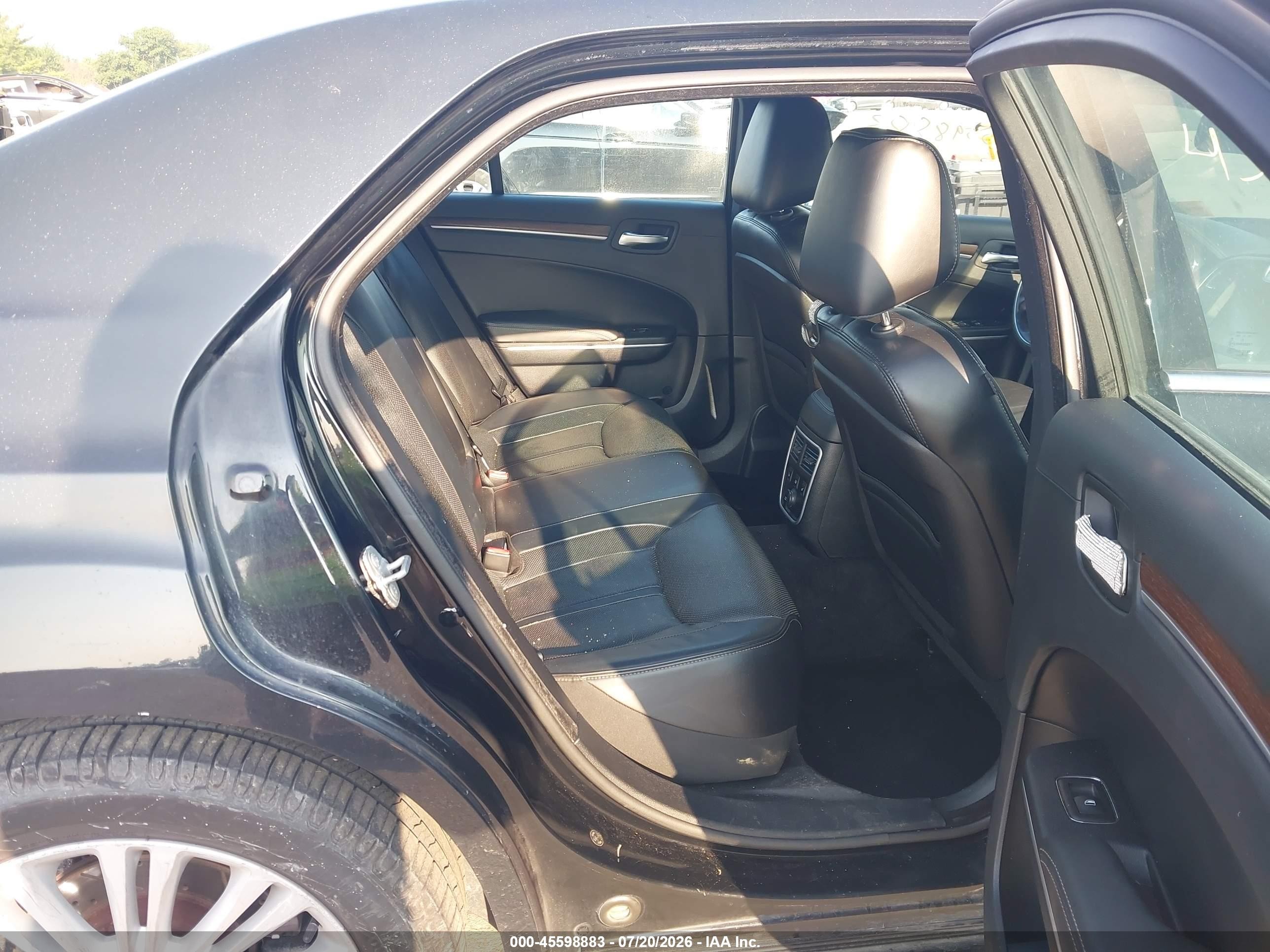 2014 Chrysler 300c John Varvatos Luxury Edition Awd Черный vin: 2C3CCAJG1EH328119