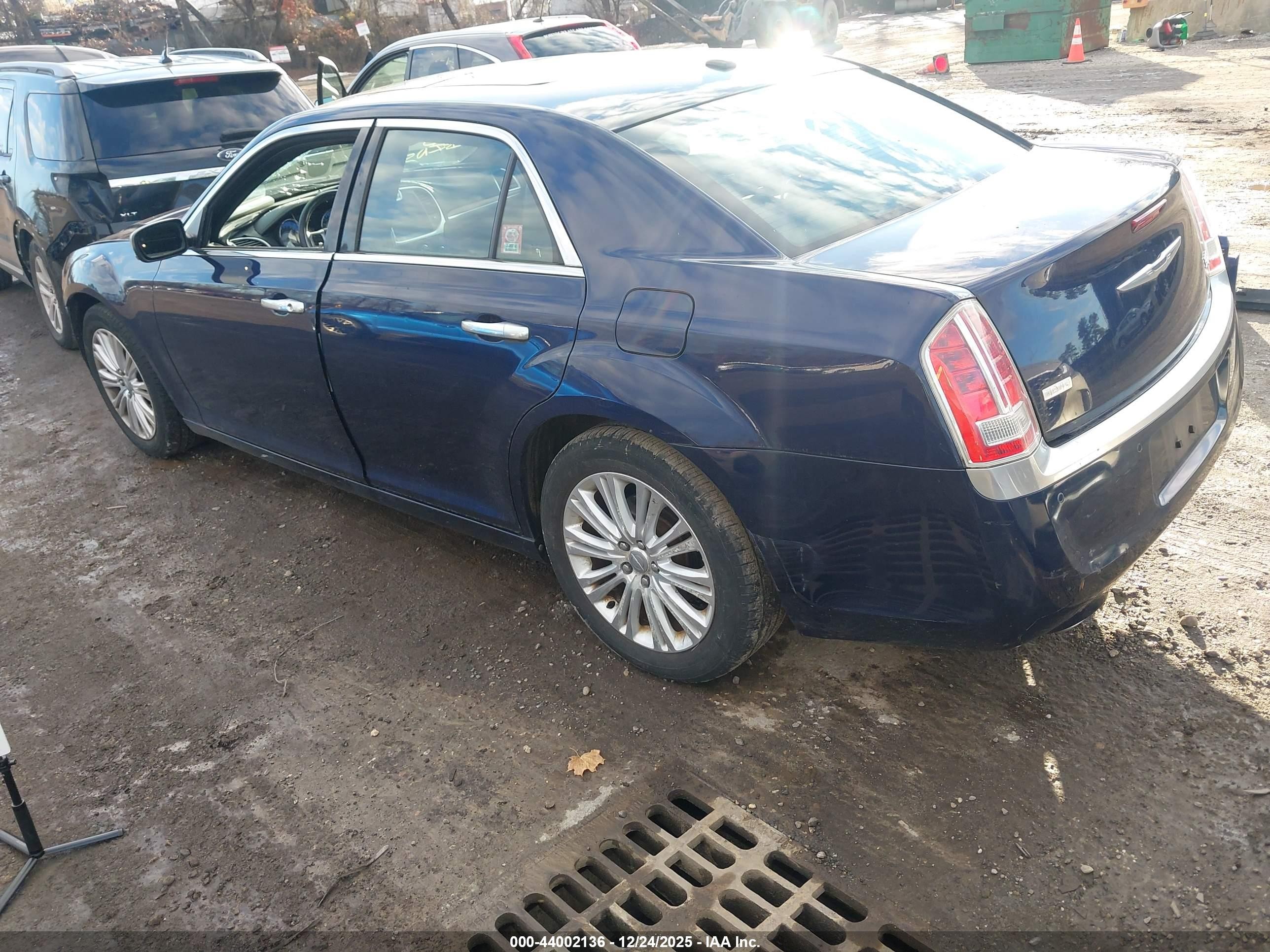 2014 Chrysler 300c John Varvatos Luxury Edition Awd Blue vin: 2C3CCAJT6EH120427