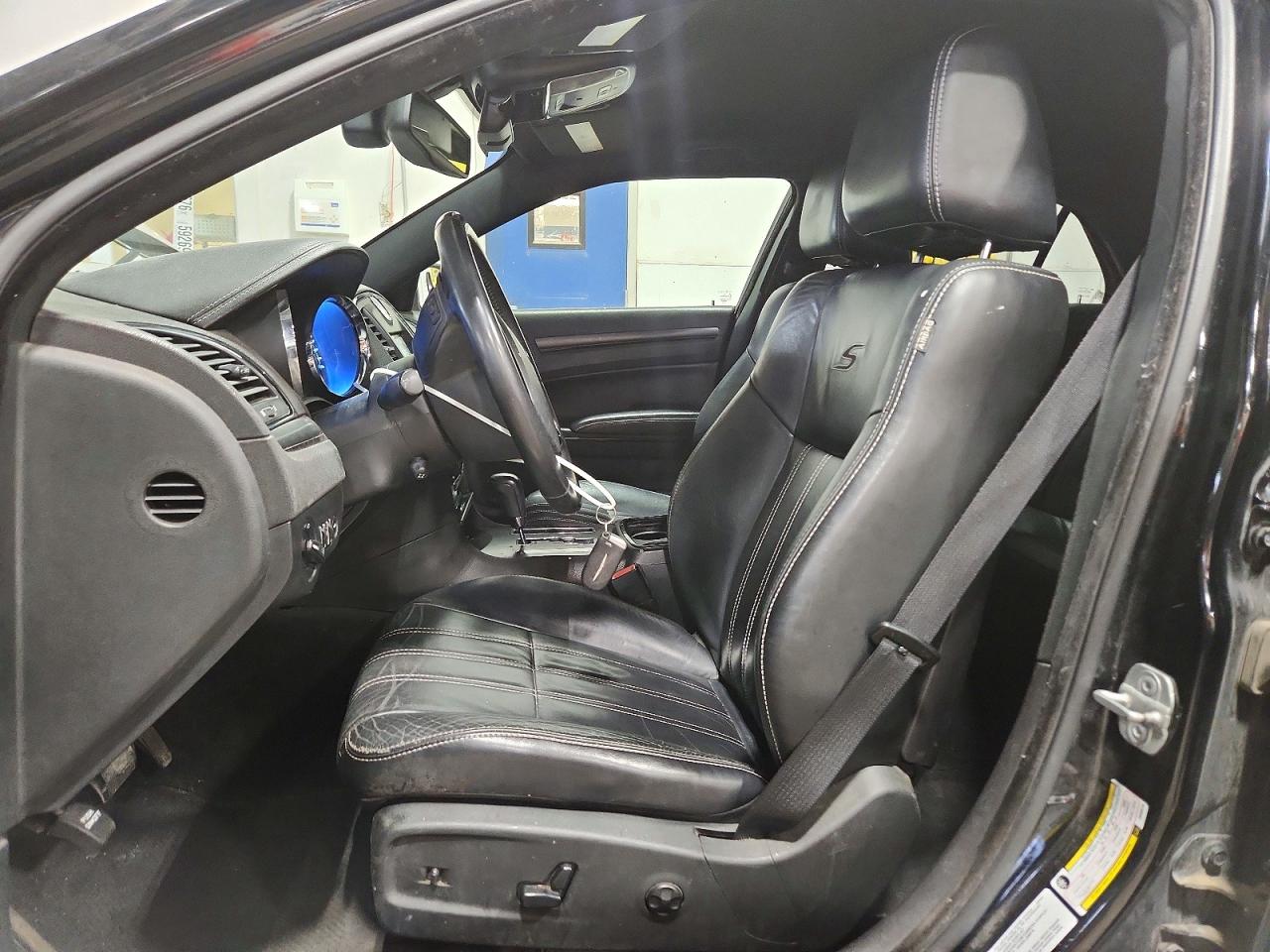 2012 Chrysler 300 Black vin: 2C3CCAJTXCH289718