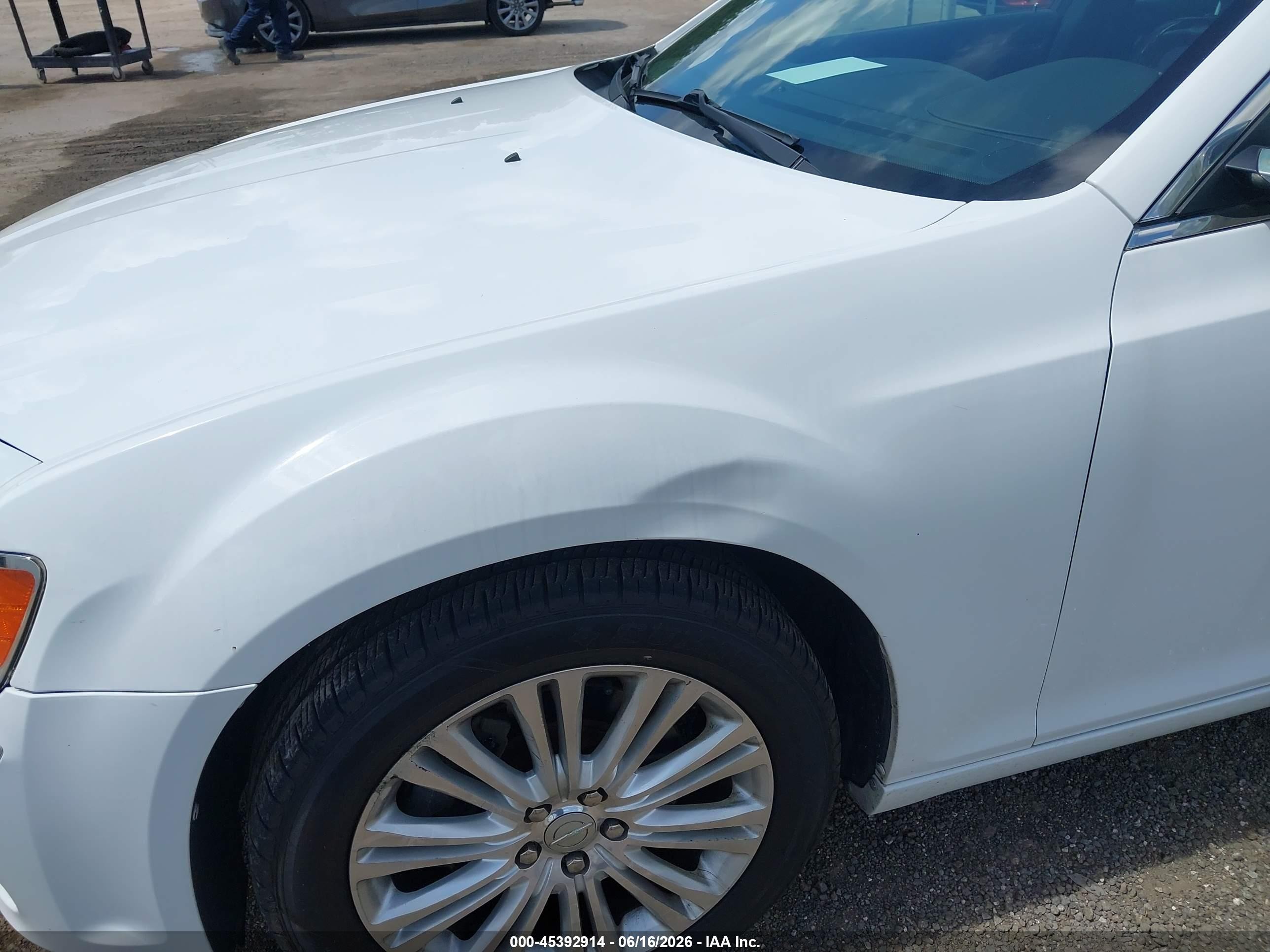 2013 Chrysler 300c Awd White vin: 2C3CCAKG1DH645105