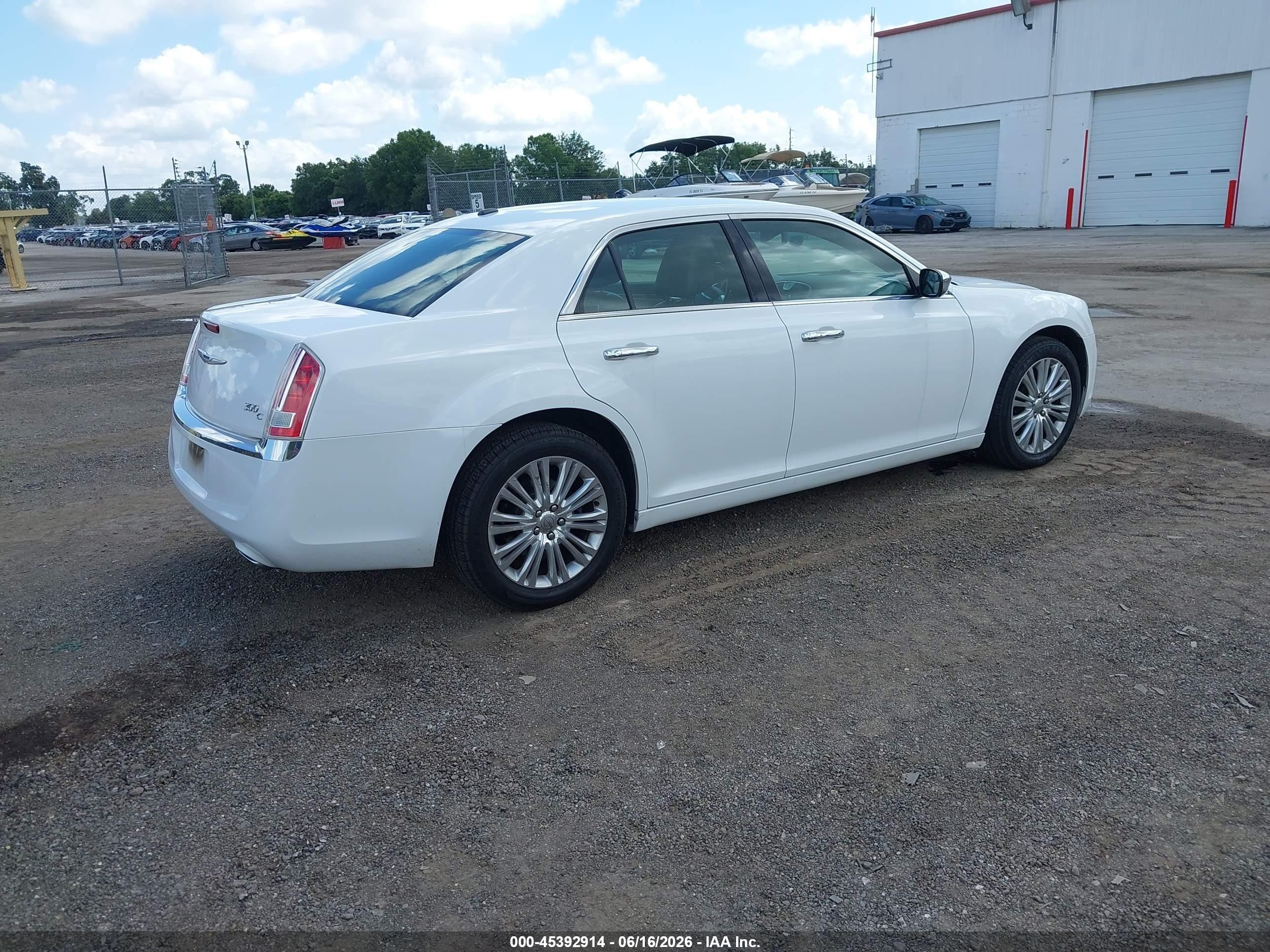 2013 Chrysler 300c Awd White vin: 2C3CCAKG1DH645105