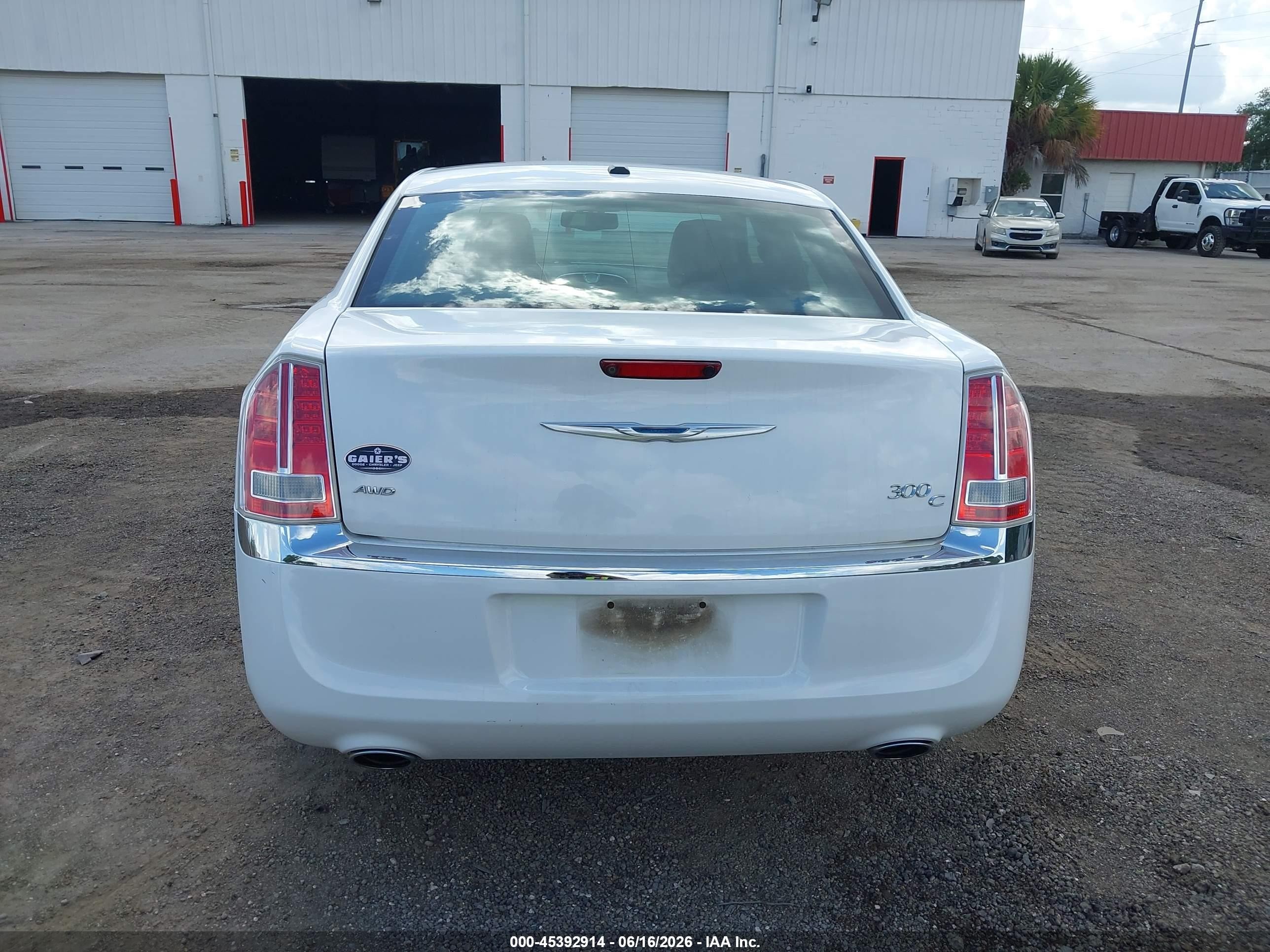 2013 Chrysler 300c Awd White vin: 2C3CCAKG1DH645105
