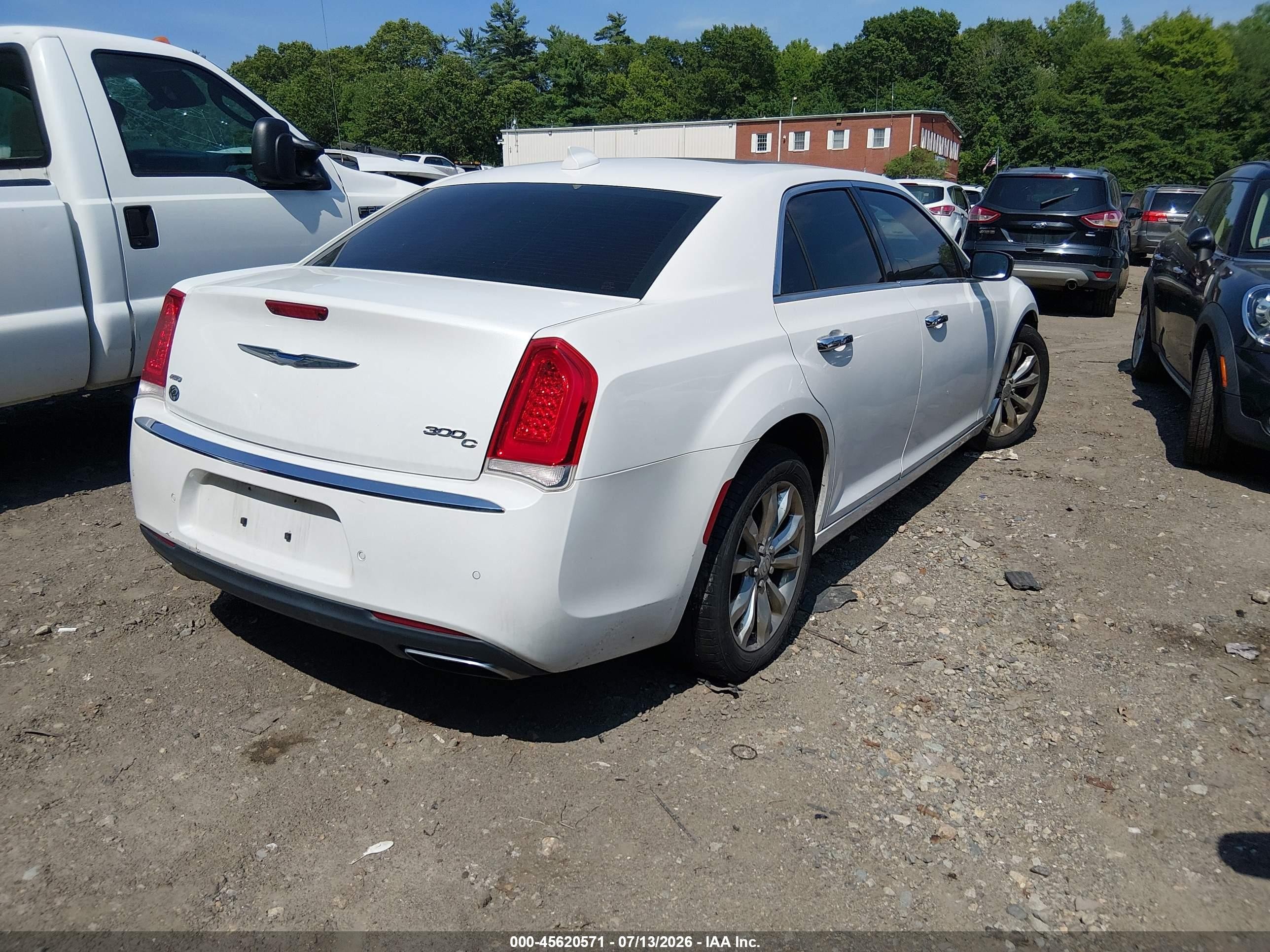 2015 Chrysler 300c   White vin: 2C3CCAKG1FH769605
