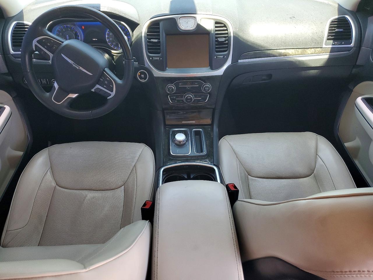 2015 Chrysler 300c White vin: 2C3CCAKG1FH876492