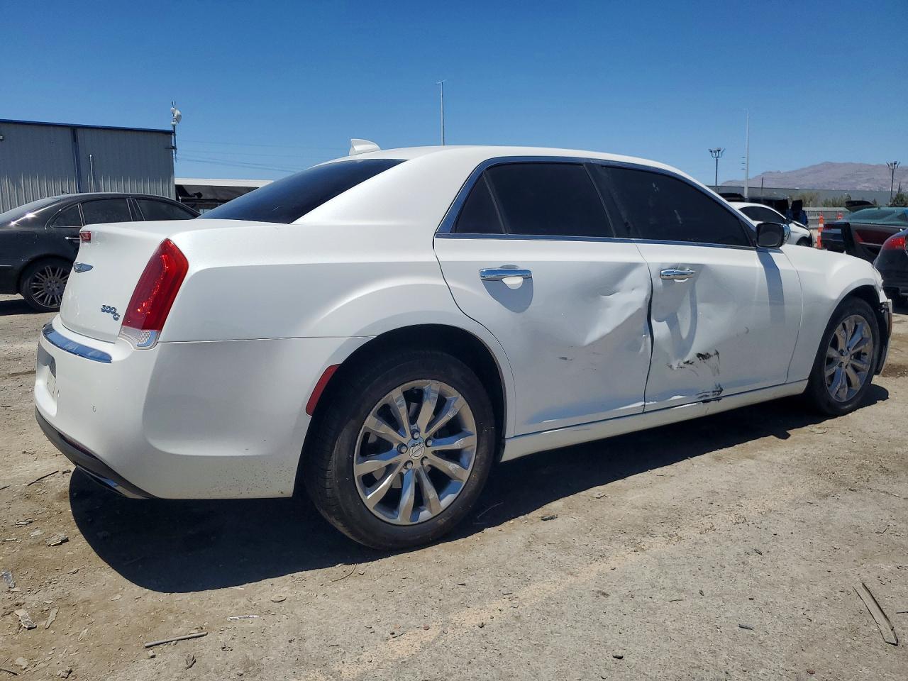 2015 Chrysler 300c White vin: 2C3CCAKG1FH876492