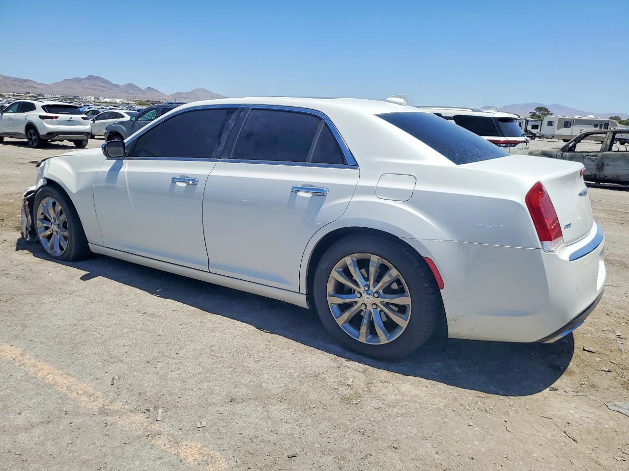 2015 Chrysler 300c White vin: 2C3CCAKG1FH876492