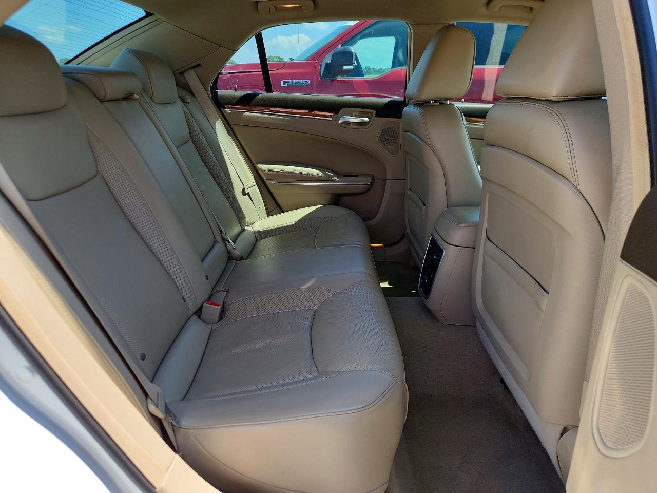 2013 Chrysler 300c White vin: 2C3CCAKG2DH533333