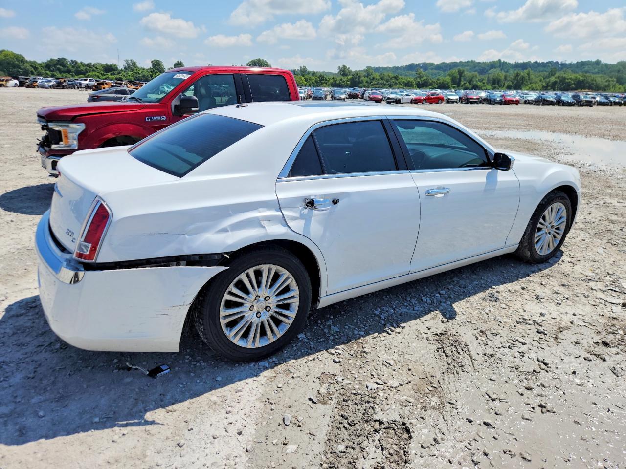 2013 Chrysler 300c White vin: 2C3CCAKG2DH533333