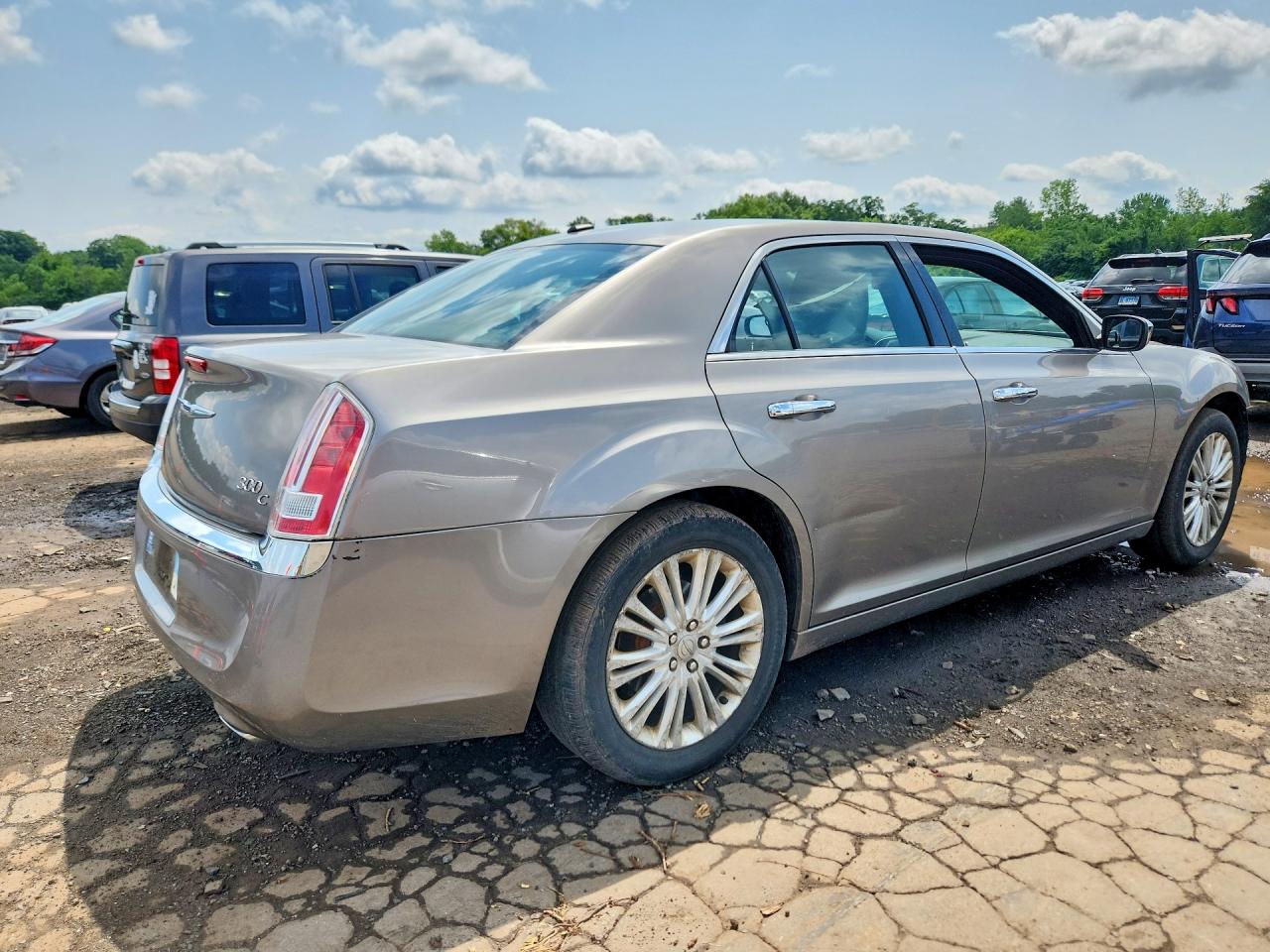 2014 Chrysler 300c Silver vin: 2C3CCAKG2EH201121