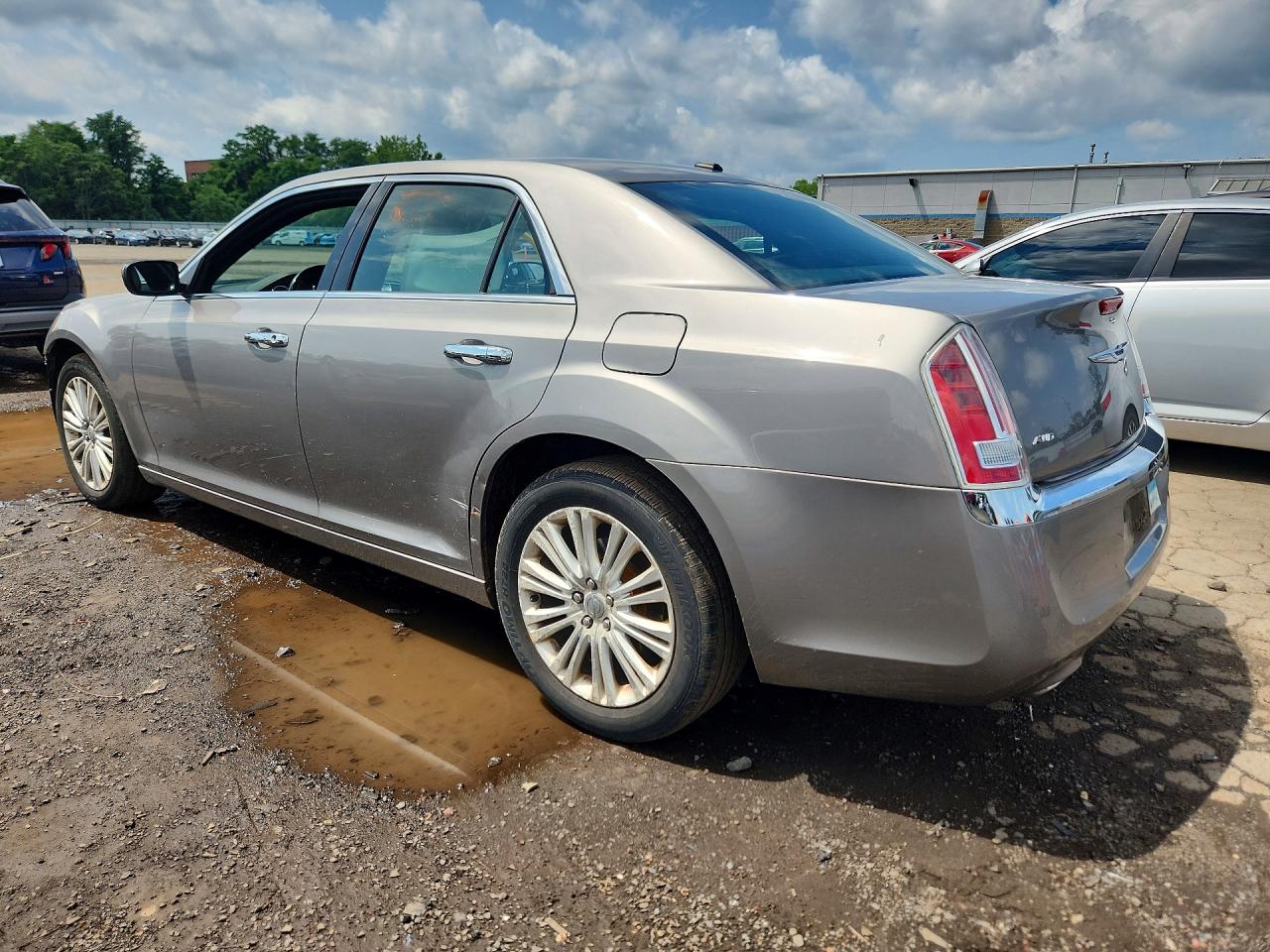 2014 Chrysler 300c Silver vin: 2C3CCAKG2EH201121