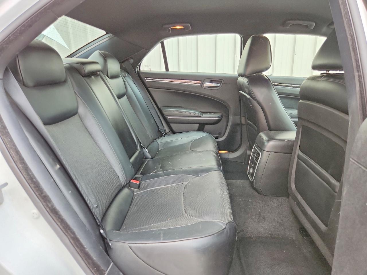 2014 Chrysler 300c White vin: 2C3CCAKG3EH194485