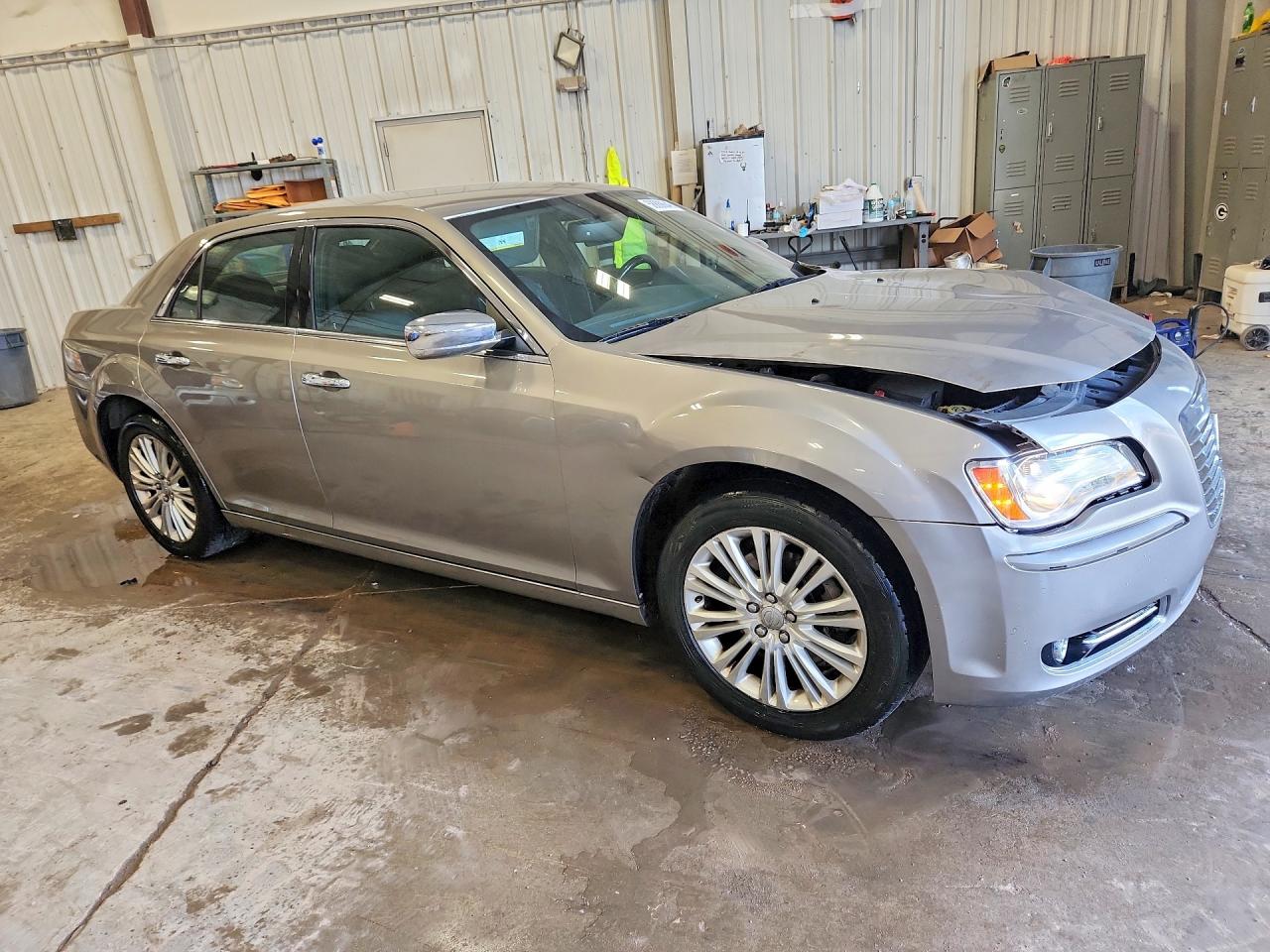 2014 Chrysler 300c Silver vin: 2C3CCAKG4EH179655