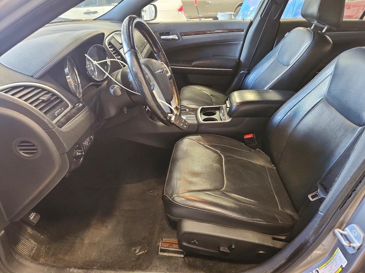 2014 Chrysler 300c Silver vin: 2C3CCAKG4EH179655
