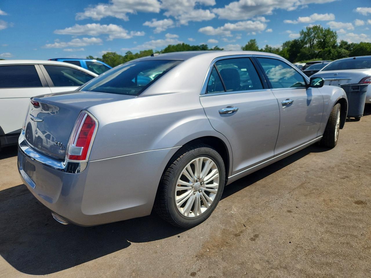 2014 Chrysler 300c Серебряный vin: 2C3CCAKG4EH216736
