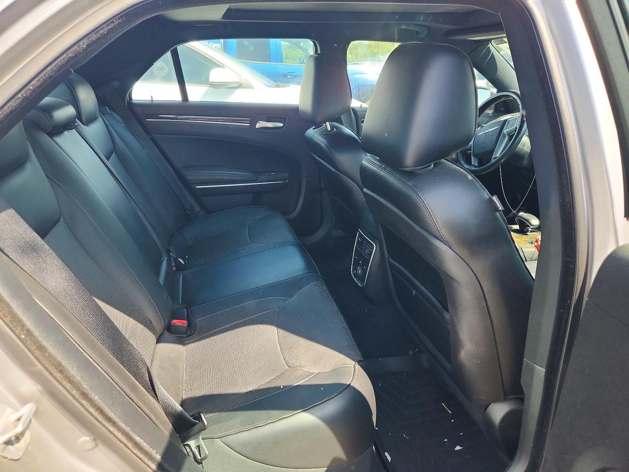 2014 Chrysler 300c Серебряный vin: 2C3CCAKG4EH216736