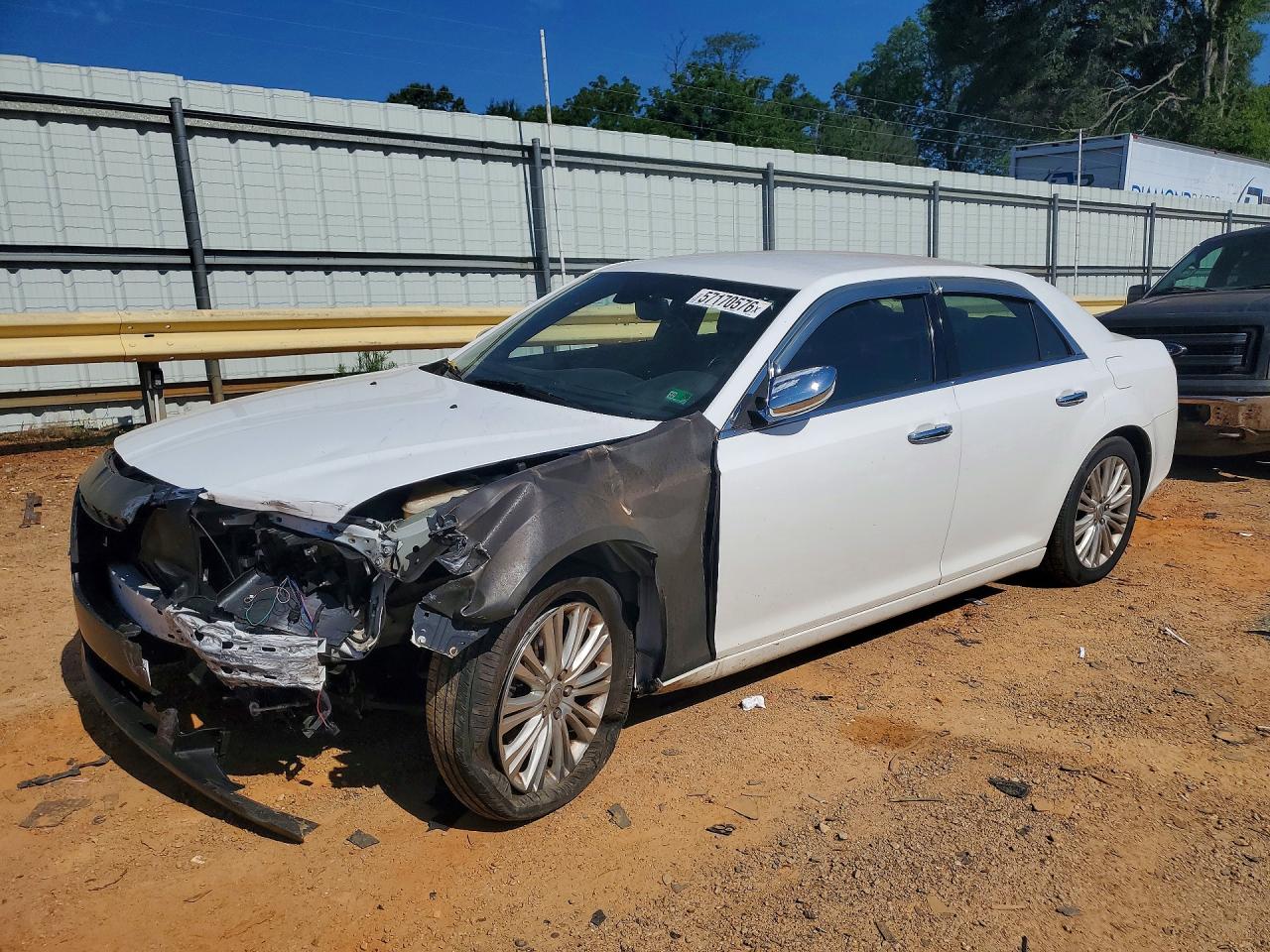 2013 Chrysler 300c White vin: 2C3CCAKG5DH683033