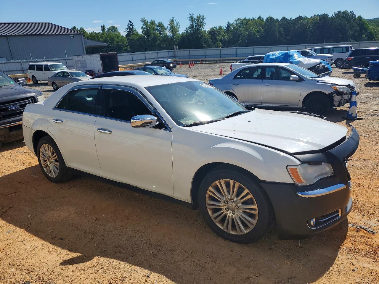 2013 Chrysler 300c White vin: 2C3CCAKG5DH683033