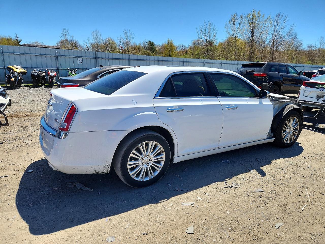 2013 Chrysler 300c White vin: 2C3CCAKG7DH602520