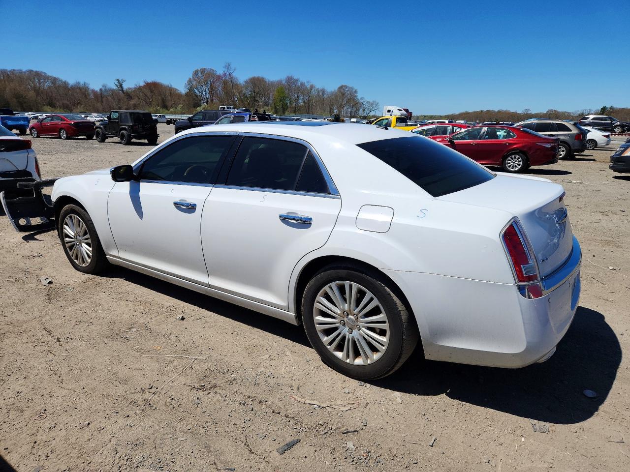 2013 Chrysler 300c White vin: 2C3CCAKG7DH602520
