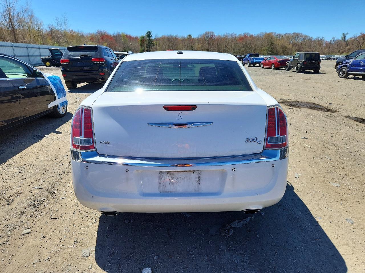 2013 Chrysler 300c White vin: 2C3CCAKG7DH602520