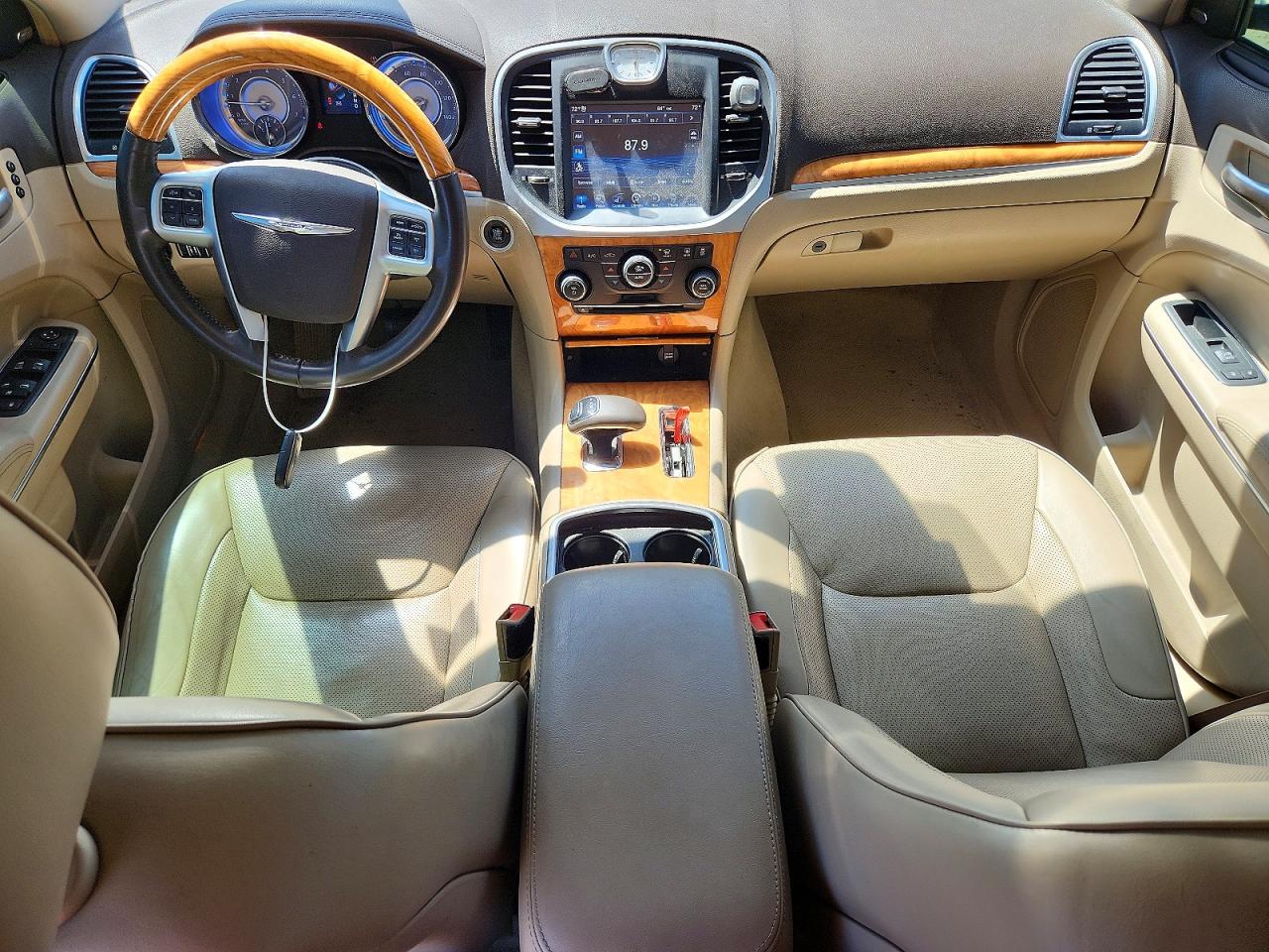 2013 Chrysler 300c White vin: 2C3CCAKG7DH602520