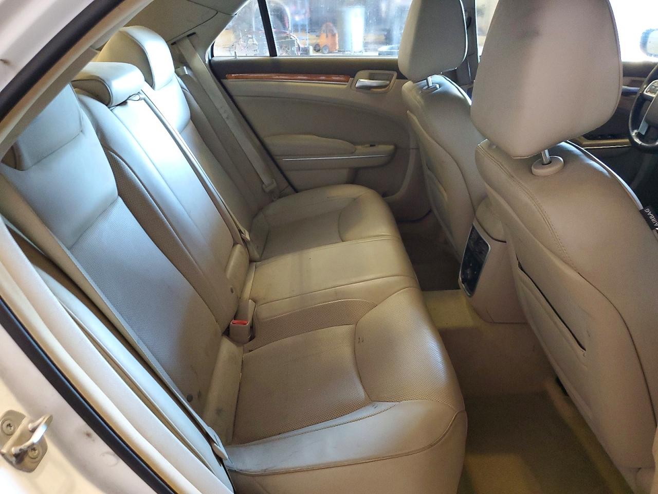 2013 Chrysler 300c White vin: 2C3CCAKG7DH619043