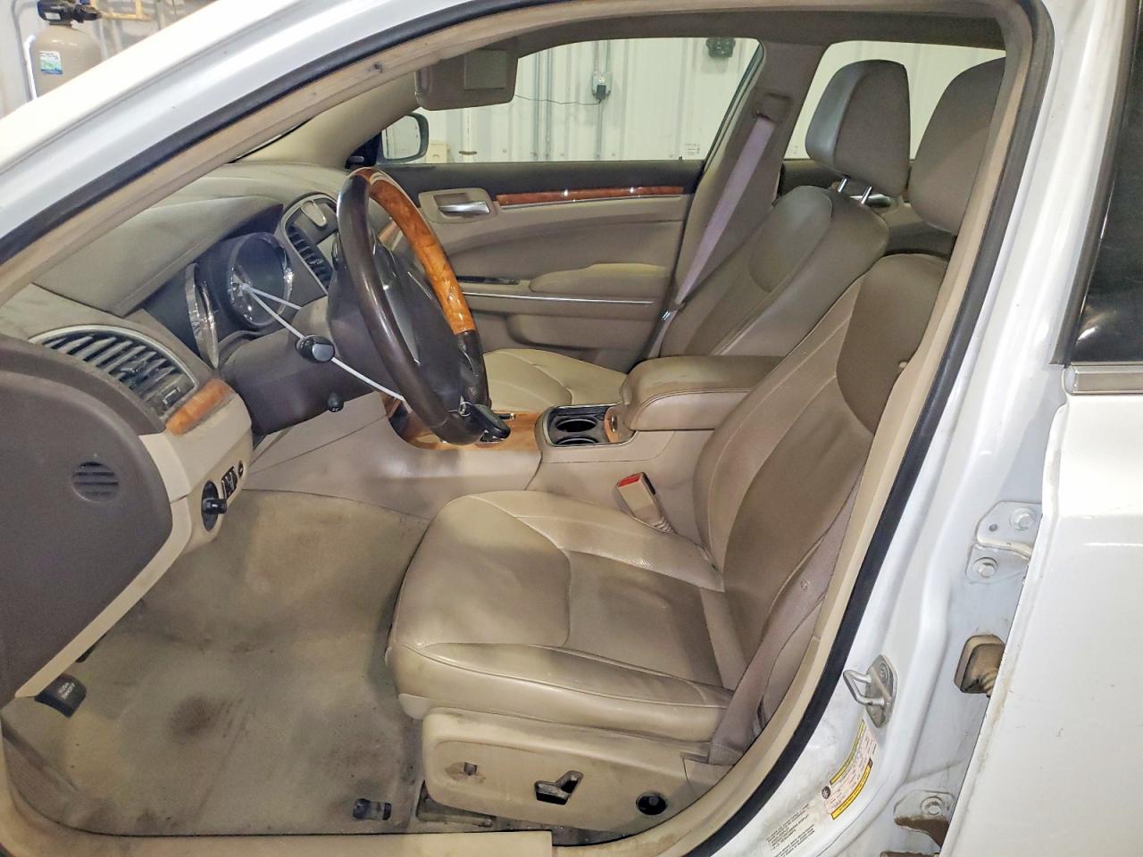 2013 Chrysler 300c White vin: 2C3CCAKG7DH619043