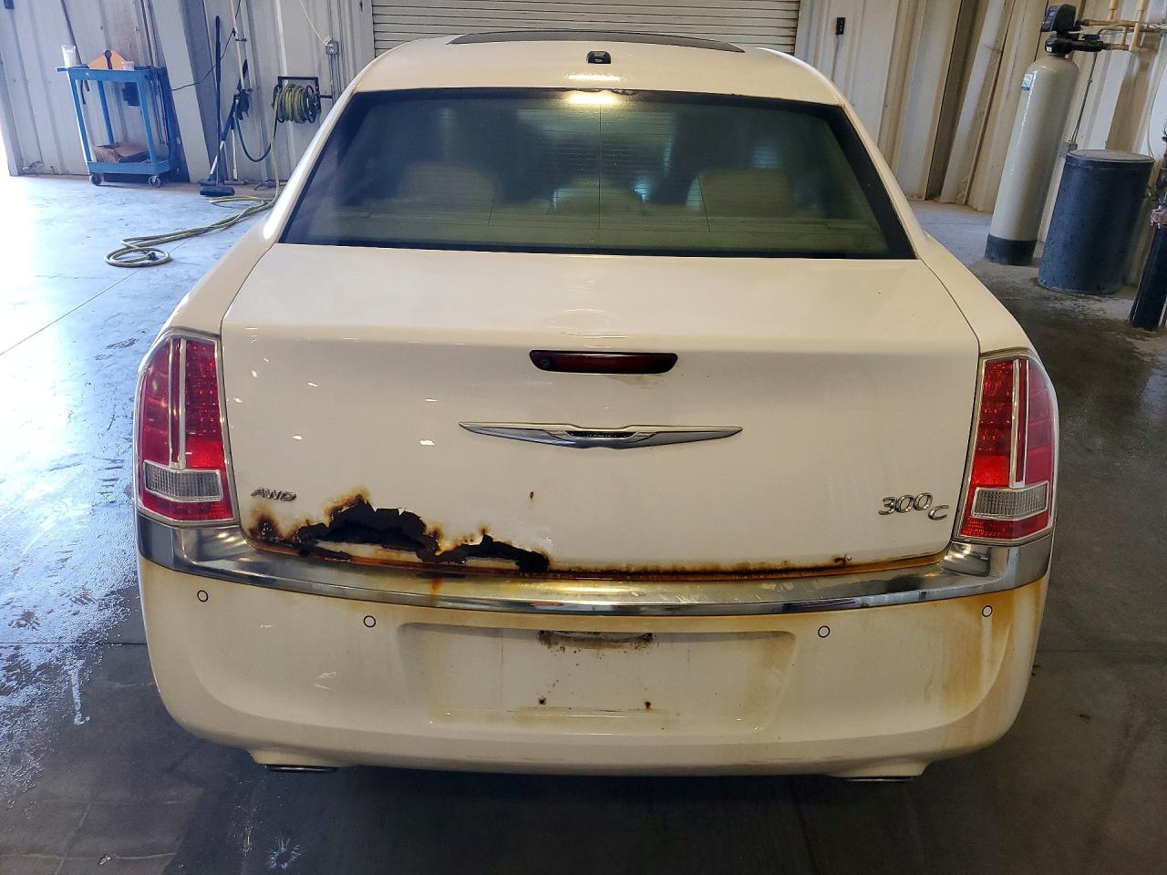2013 Chrysler 300c White vin: 2C3CCAKG7DH619043