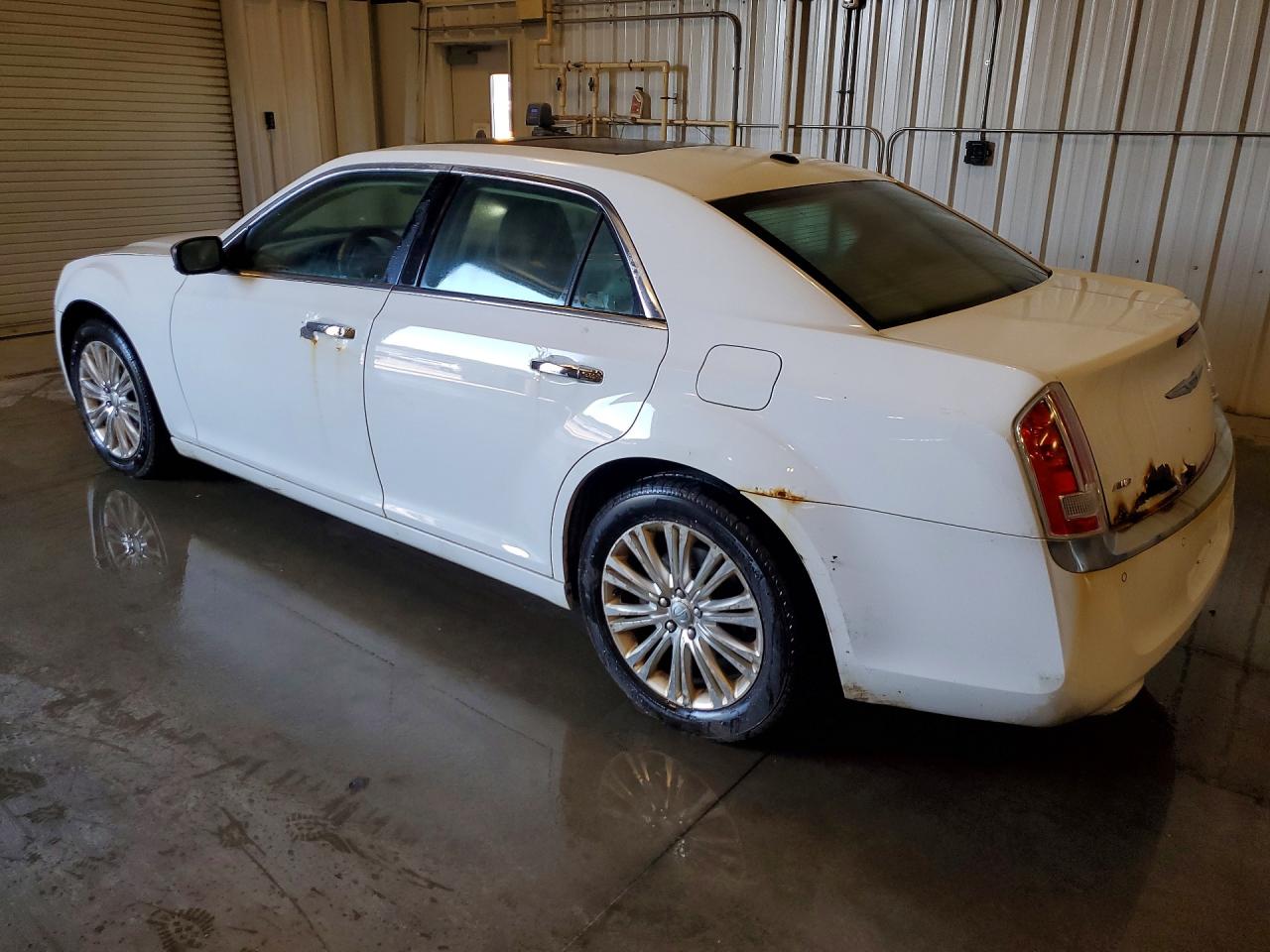 2013 Chrysler 300c White vin: 2C3CCAKG7DH619043