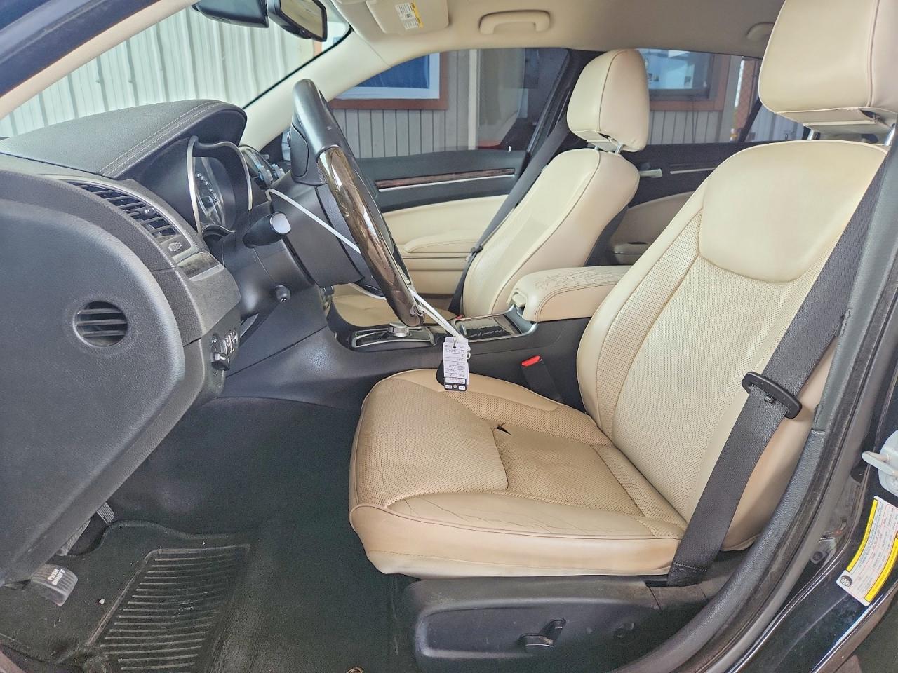 2018 Chrysler 300 Limited Black vin: 2C3CCAKG7JH165209