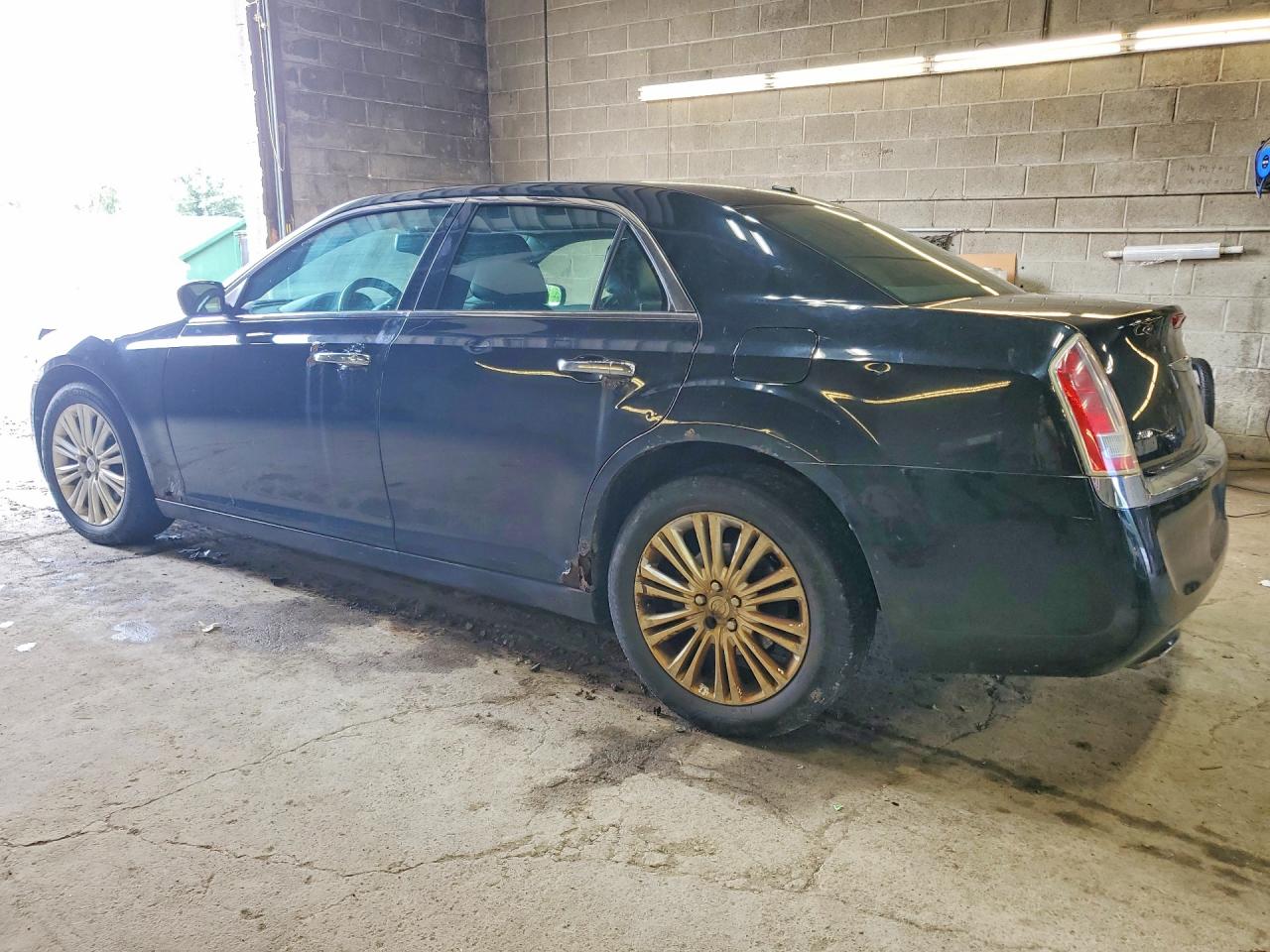 2014 Chrysler 300c Black vin: 2C3CCAKG8EH243969