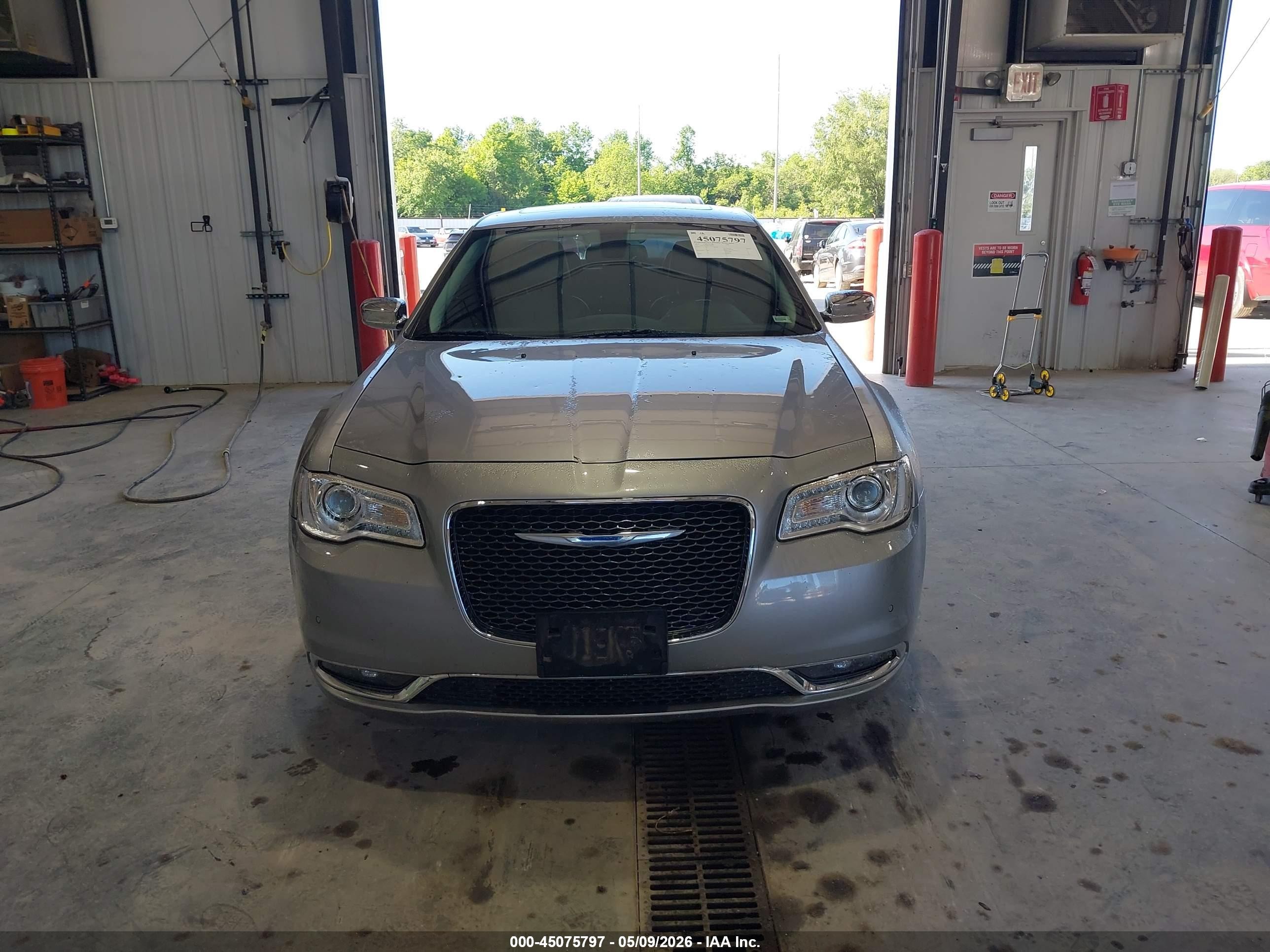 2015 Chrysler 300c Awd Silver vin: 2C3CCAKG8FH769570