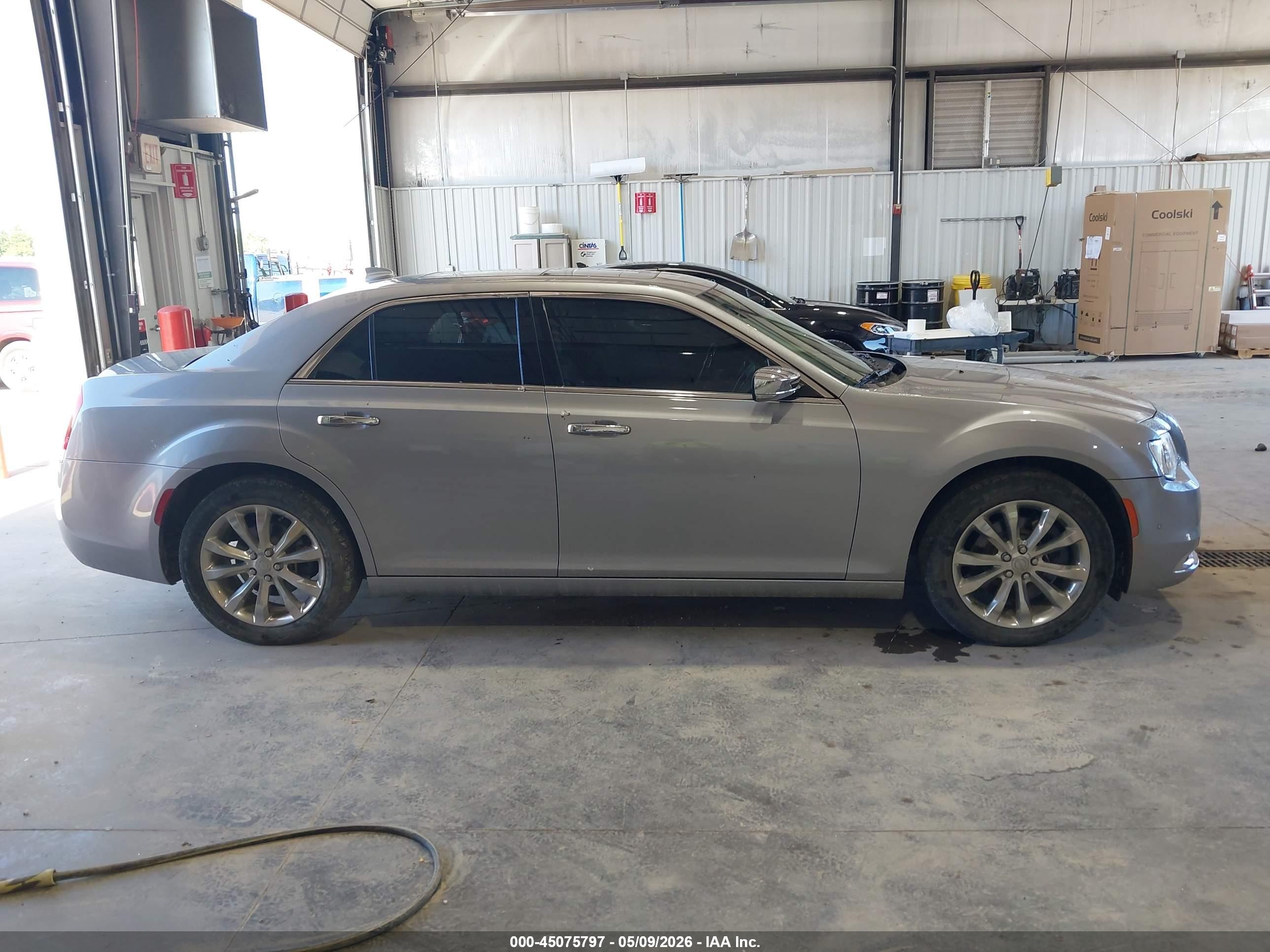 2015 Chrysler 300c Awd Silver vin: 2C3CCAKG8FH769570