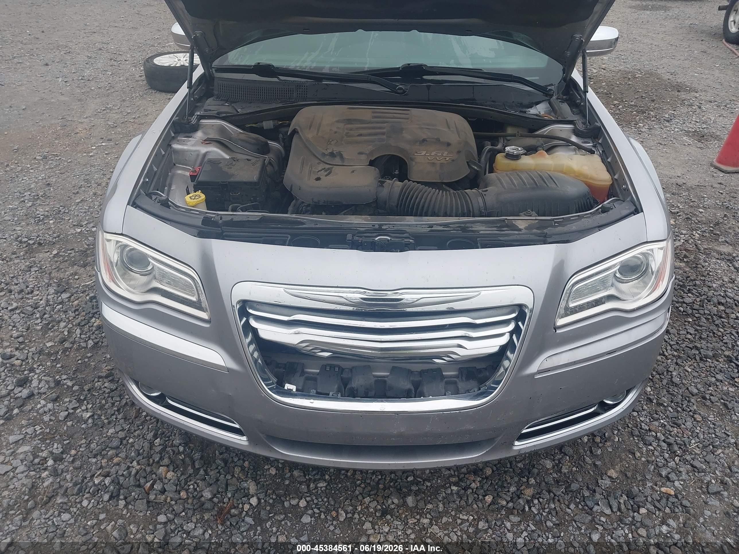 2014 Chrysler 300c Awd Silver vin: 2C3CCAKGXEH120724