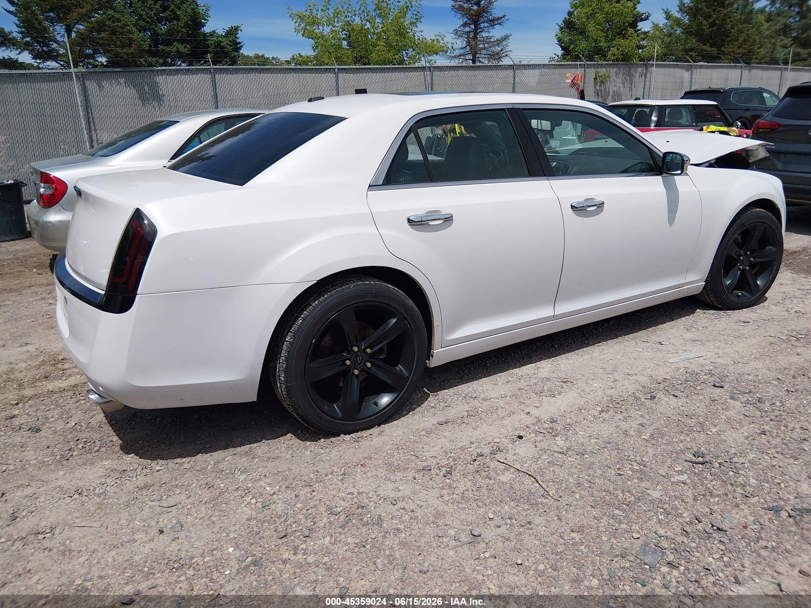 2012 Chrysler 300c Awd White vin: 2C3CCAKT0CH147716