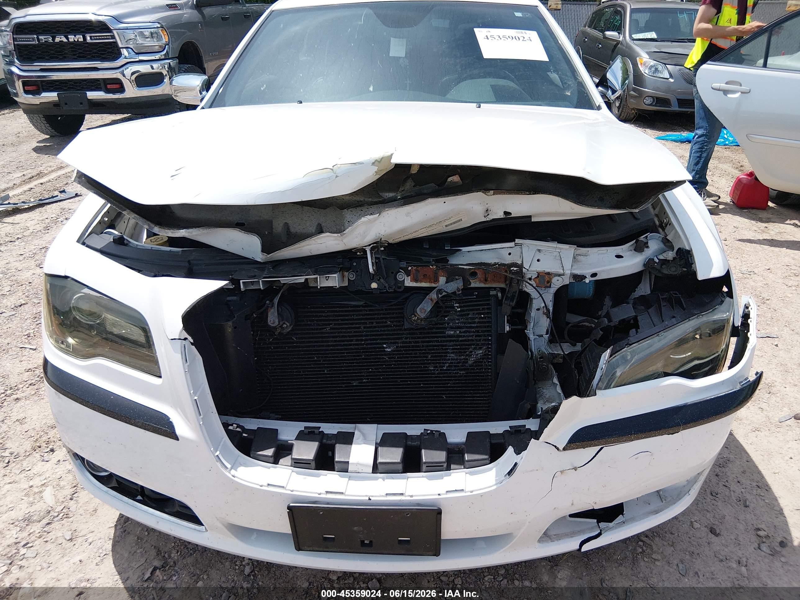 2012 Chrysler 300c Awd White vin: 2C3CCAKT0CH147716