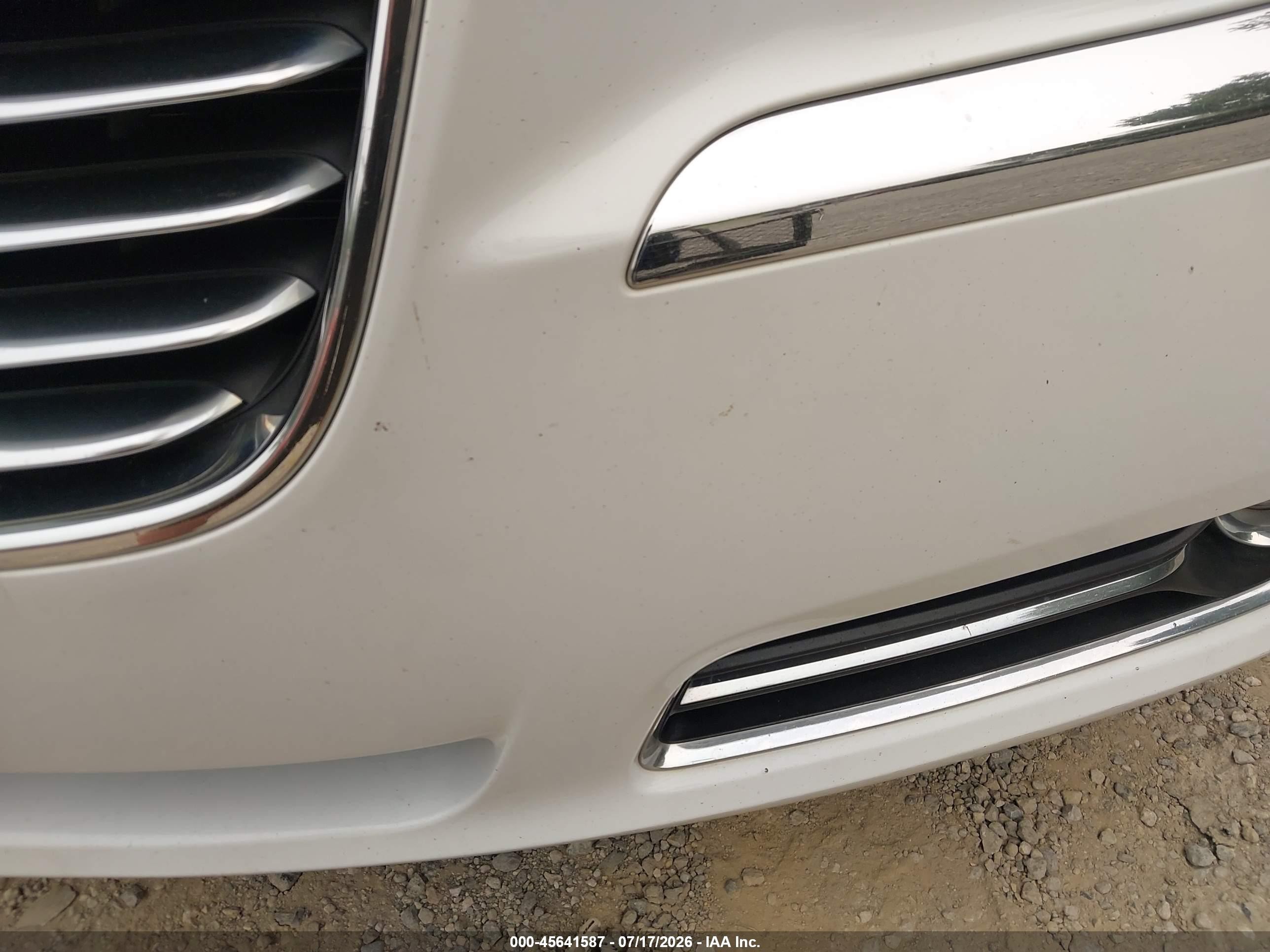2013 Chrysler 300c Awd White vin: 2C3CCAKT1DH508792