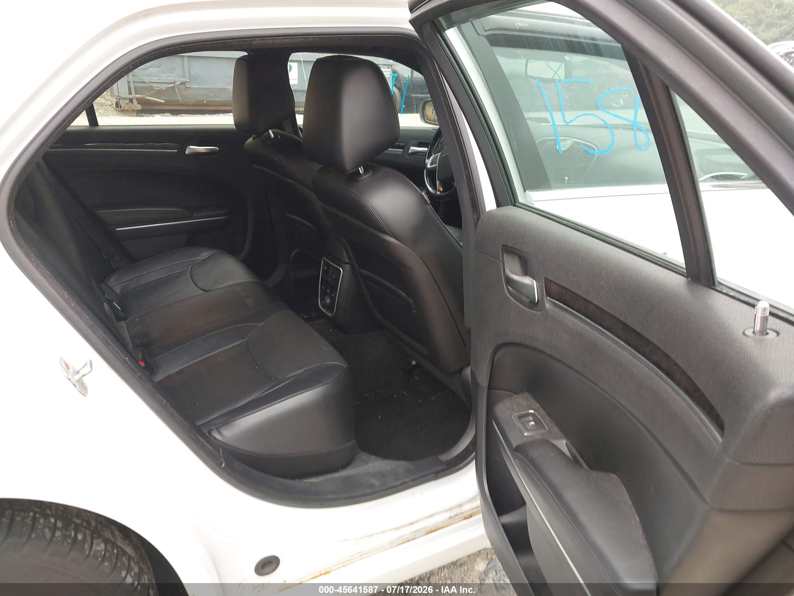 2013 Chrysler 300c Awd White vin: 2C3CCAKT1DH508792