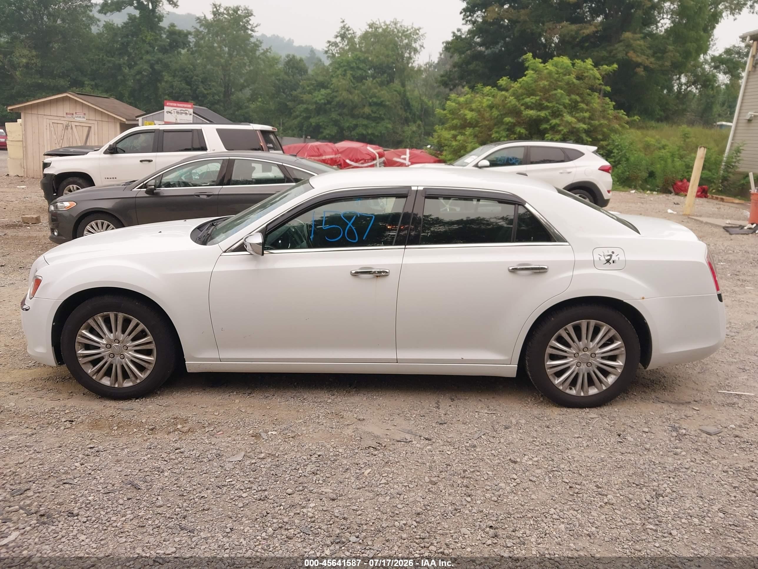 2013 Chrysler 300c Awd White vin: 2C3CCAKT1DH508792