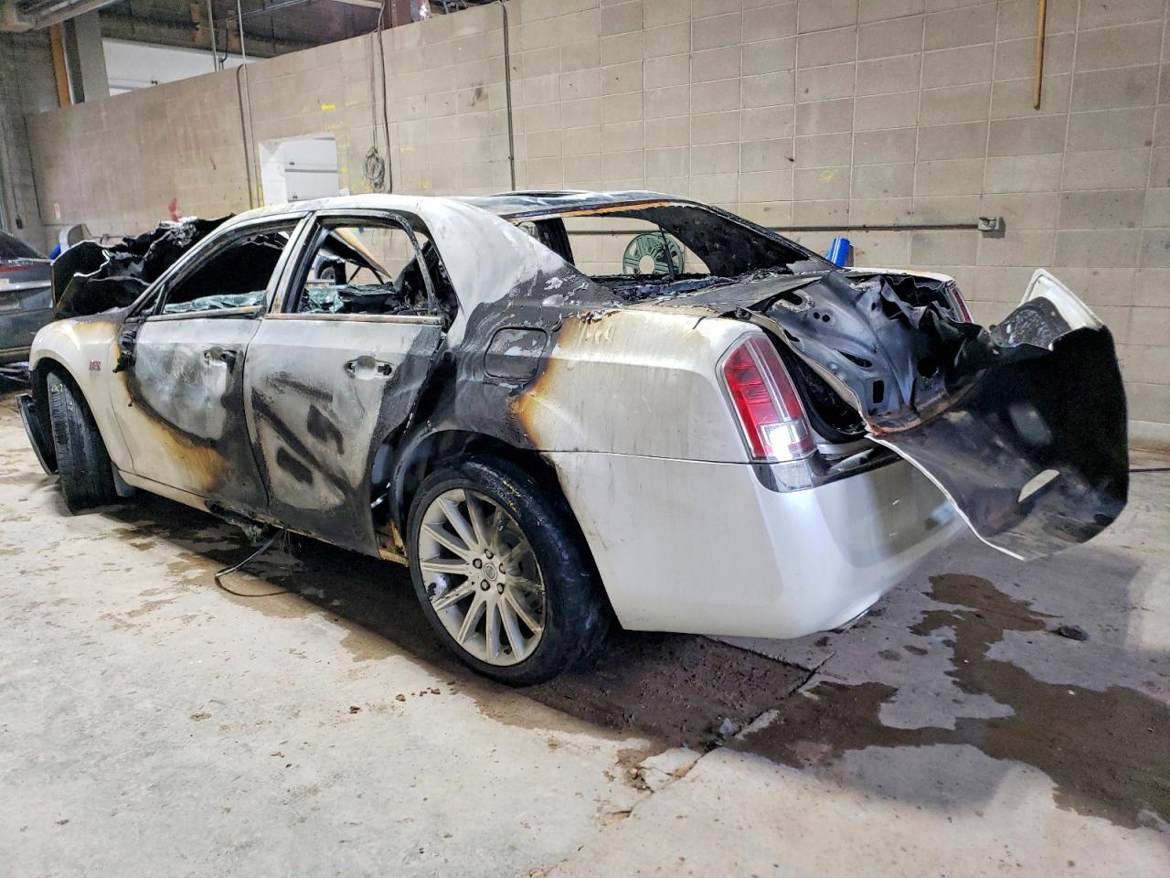 2012 Chrysler 300c White vin: 2C3CCAKT3CH143370