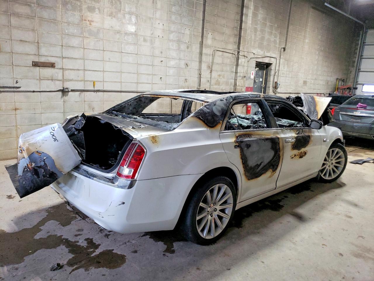 2012 Chrysler 300c White vin: 2C3CCAKT3CH143370