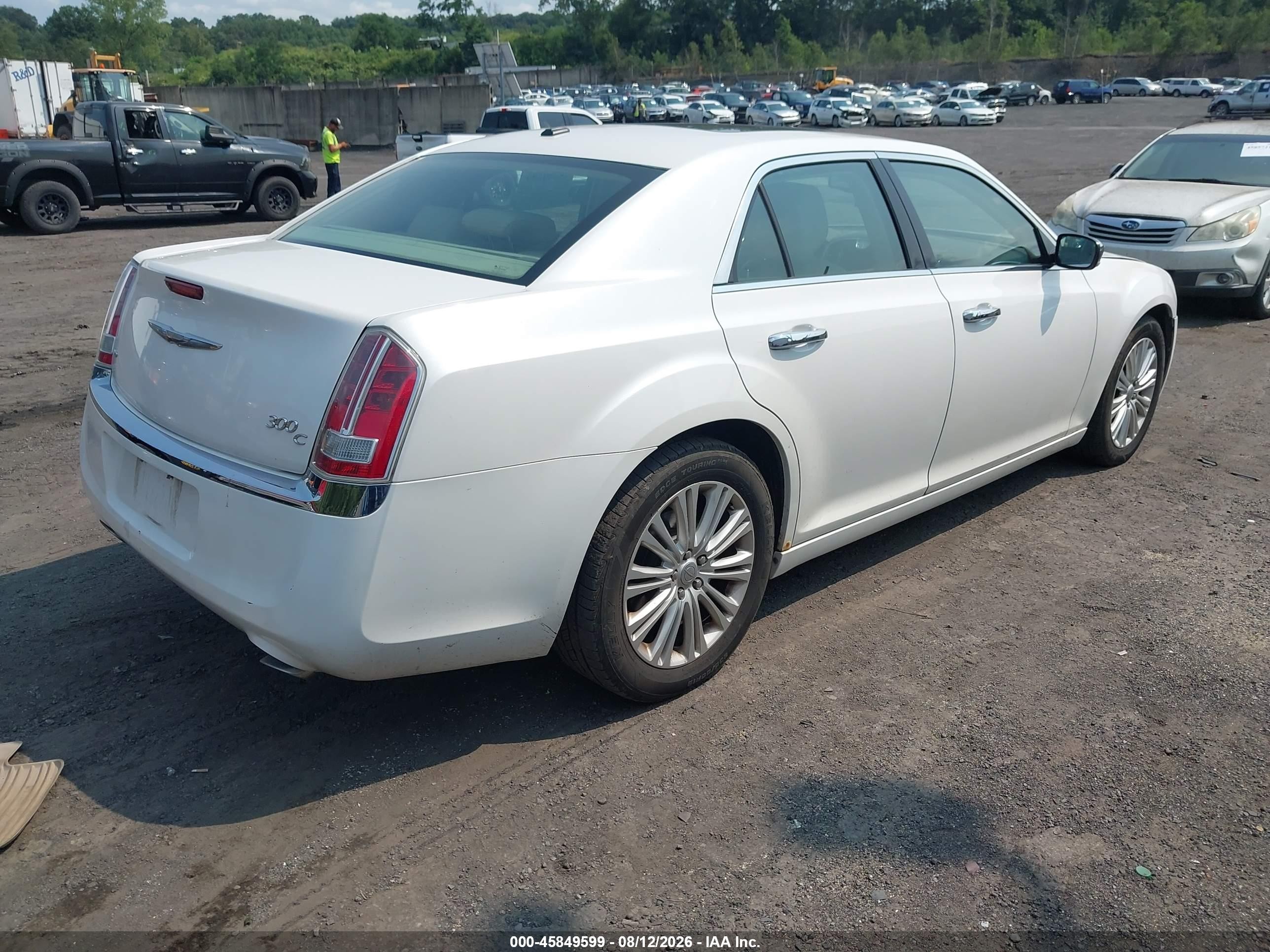 2012 Chrysler 300c Awd White vin: 2C3CCAKT8CH143378