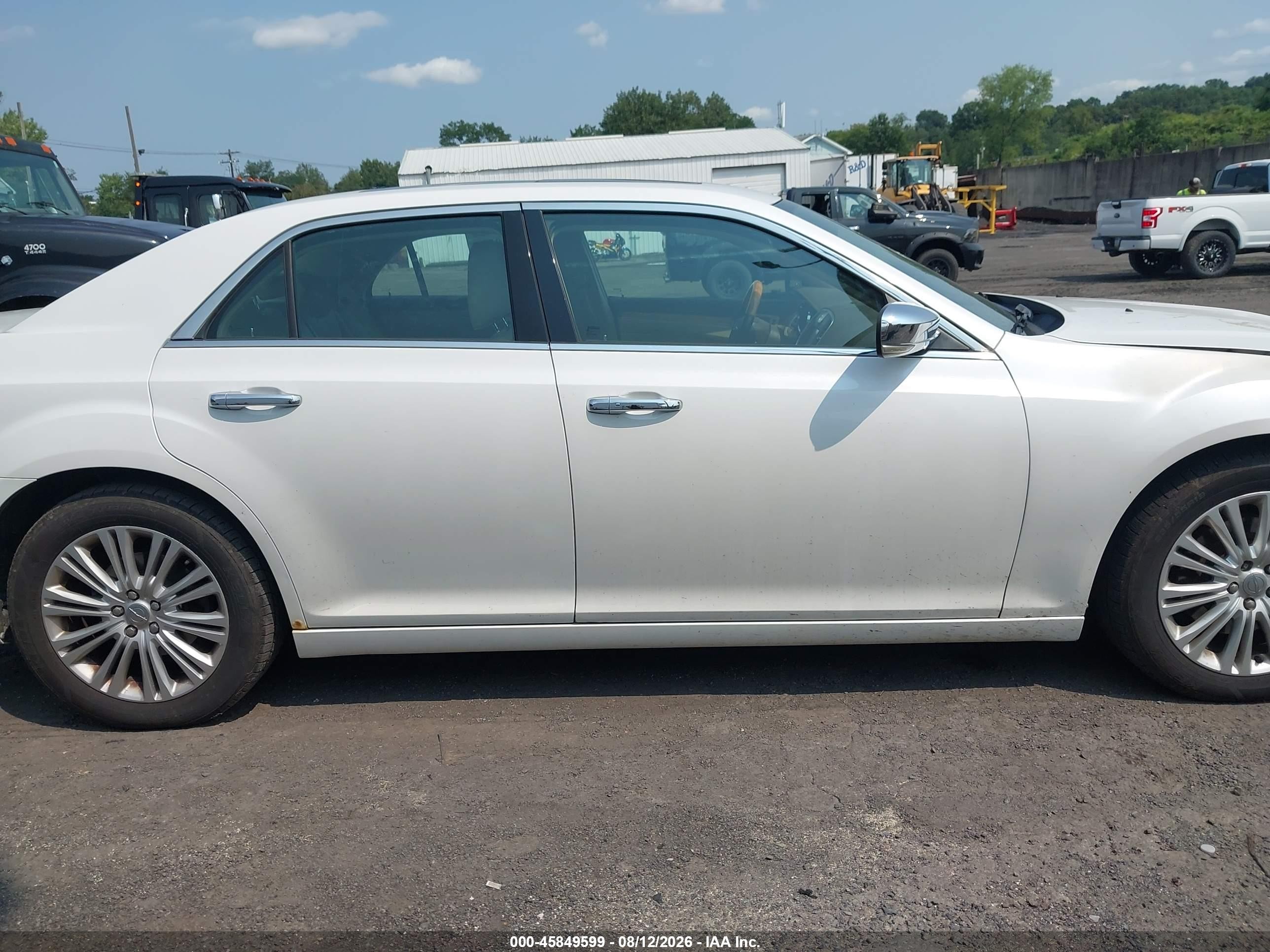 2012 Chrysler 300c Awd White vin: 2C3CCAKT8CH143378